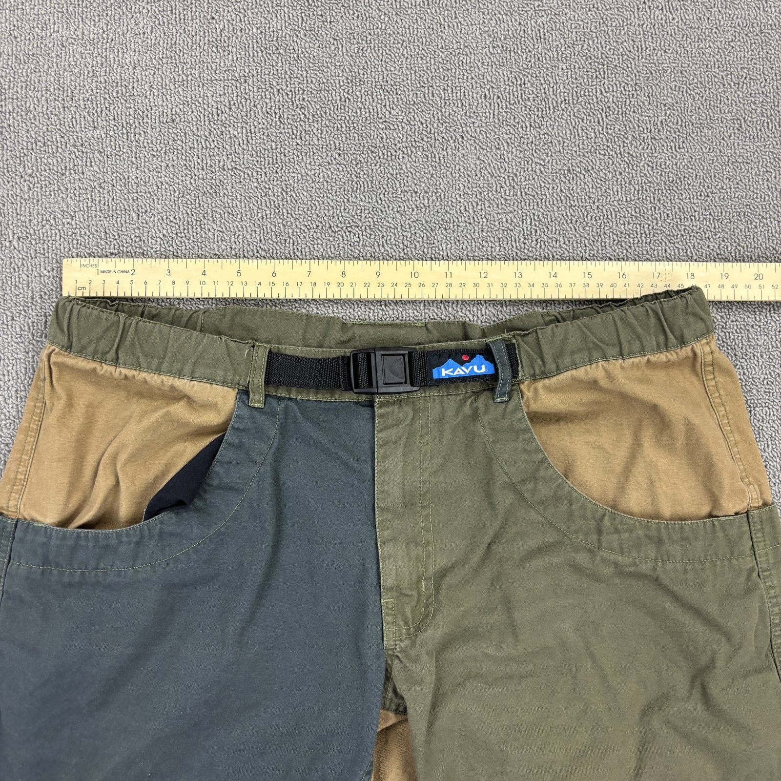 KAVU Shorts Mens Extra Large Green Color Block Hiking Climbing Outdoor Camping