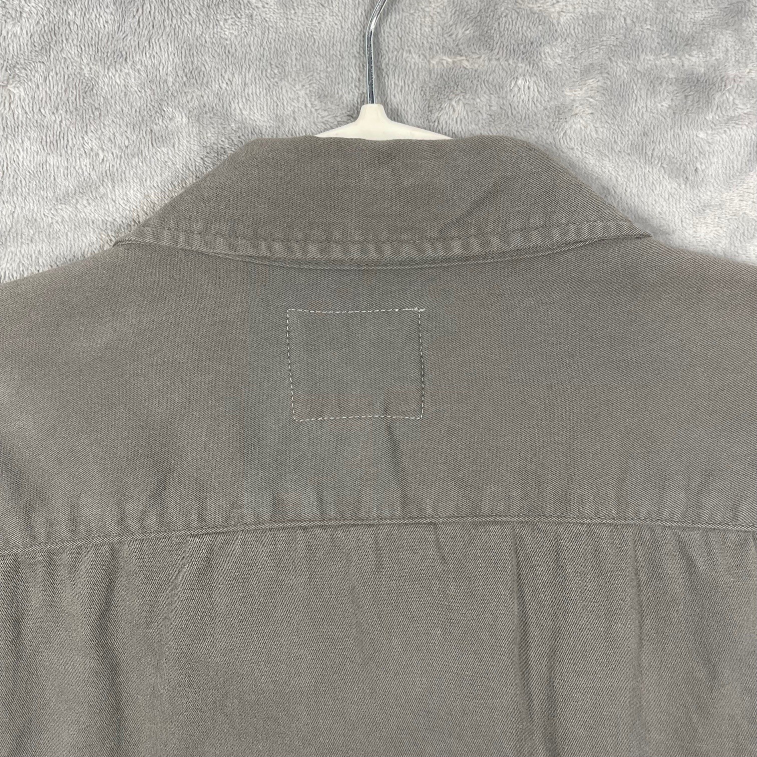 American Eagle Outfitters Men’s Gray Plaid flannel Lined Button Up Shirt XL