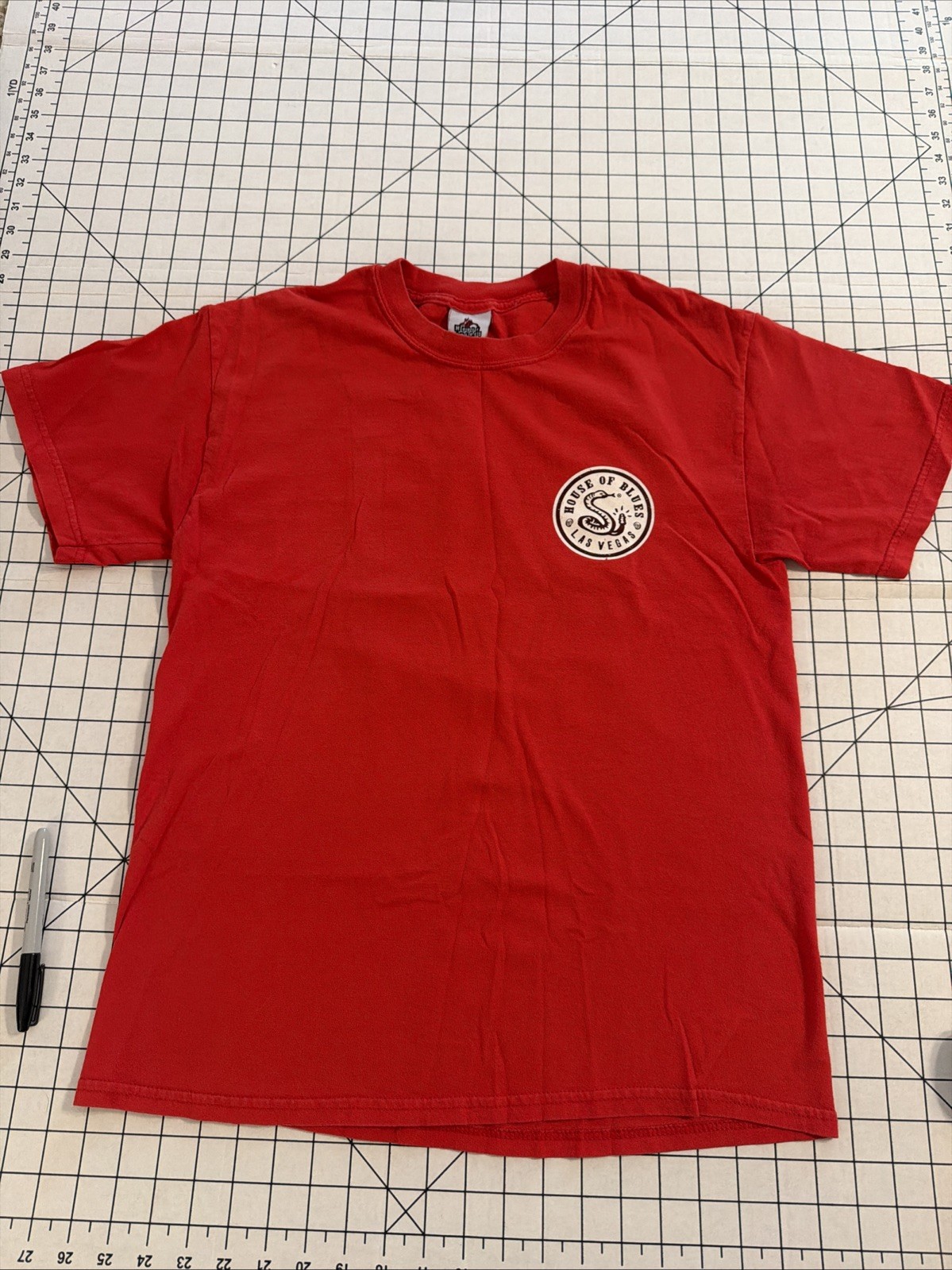Men’s Medium Red House Of Blues T-shirt I-59