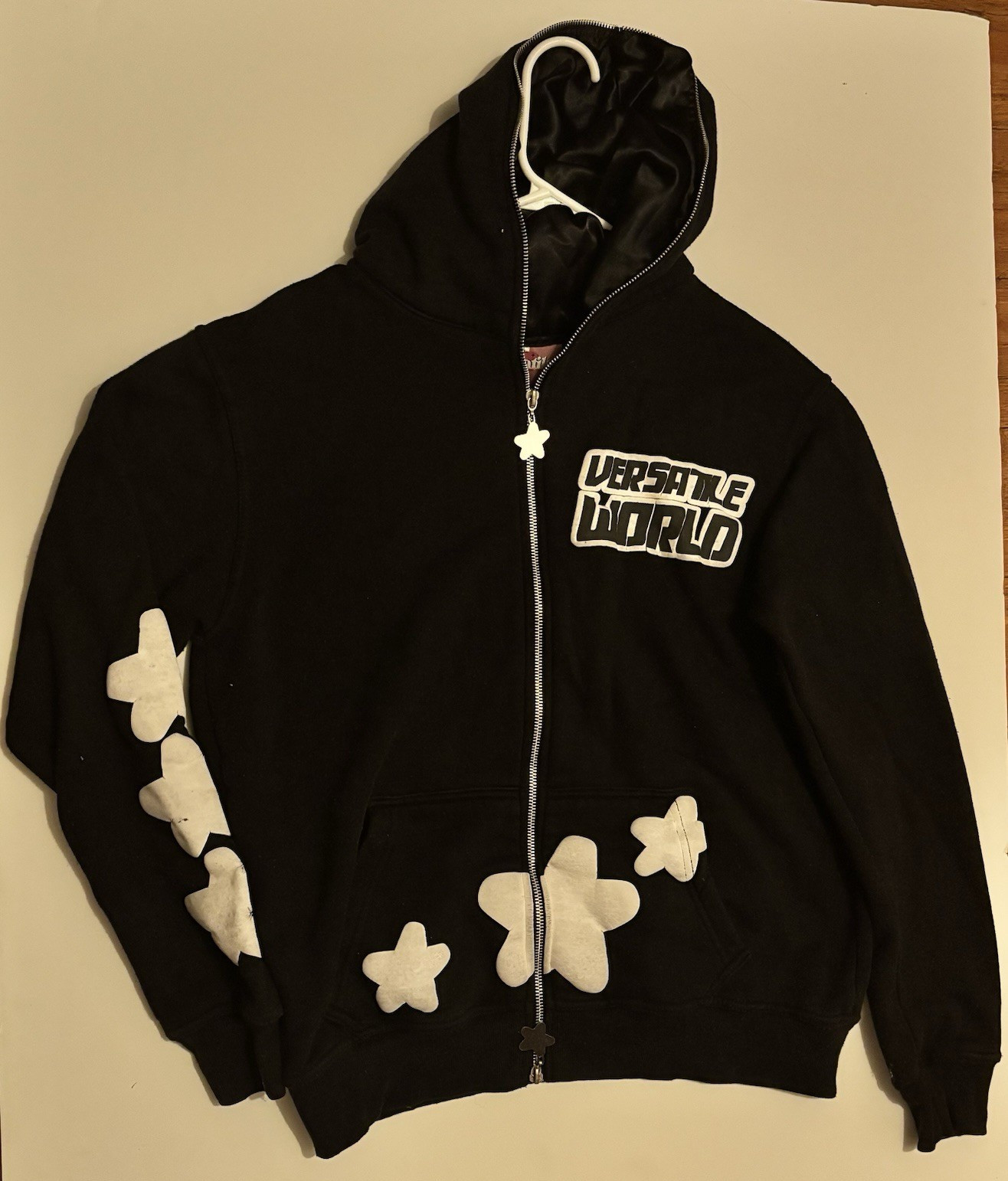 Versatile Men’s Black Full Zip Hooded Hoodie Graphic Print Pockets Size S