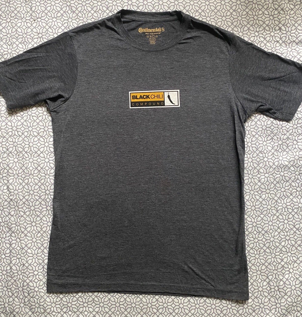 NEW CONTINENTAL Tire Black Chili Compound Logo Men’s T-Shirt USA Charcoal Small