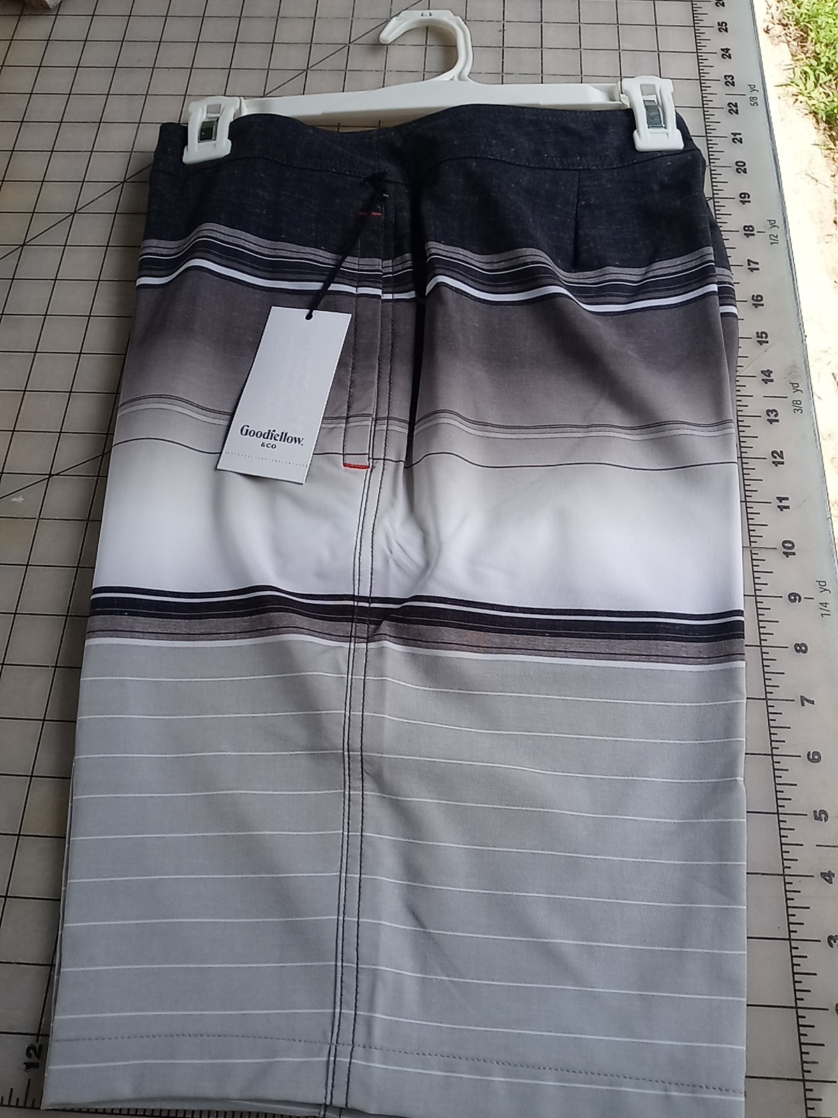 Men’s Goodfellow Gray & Black Board Shorts – Size 33- New With Tag-Free Shipping
