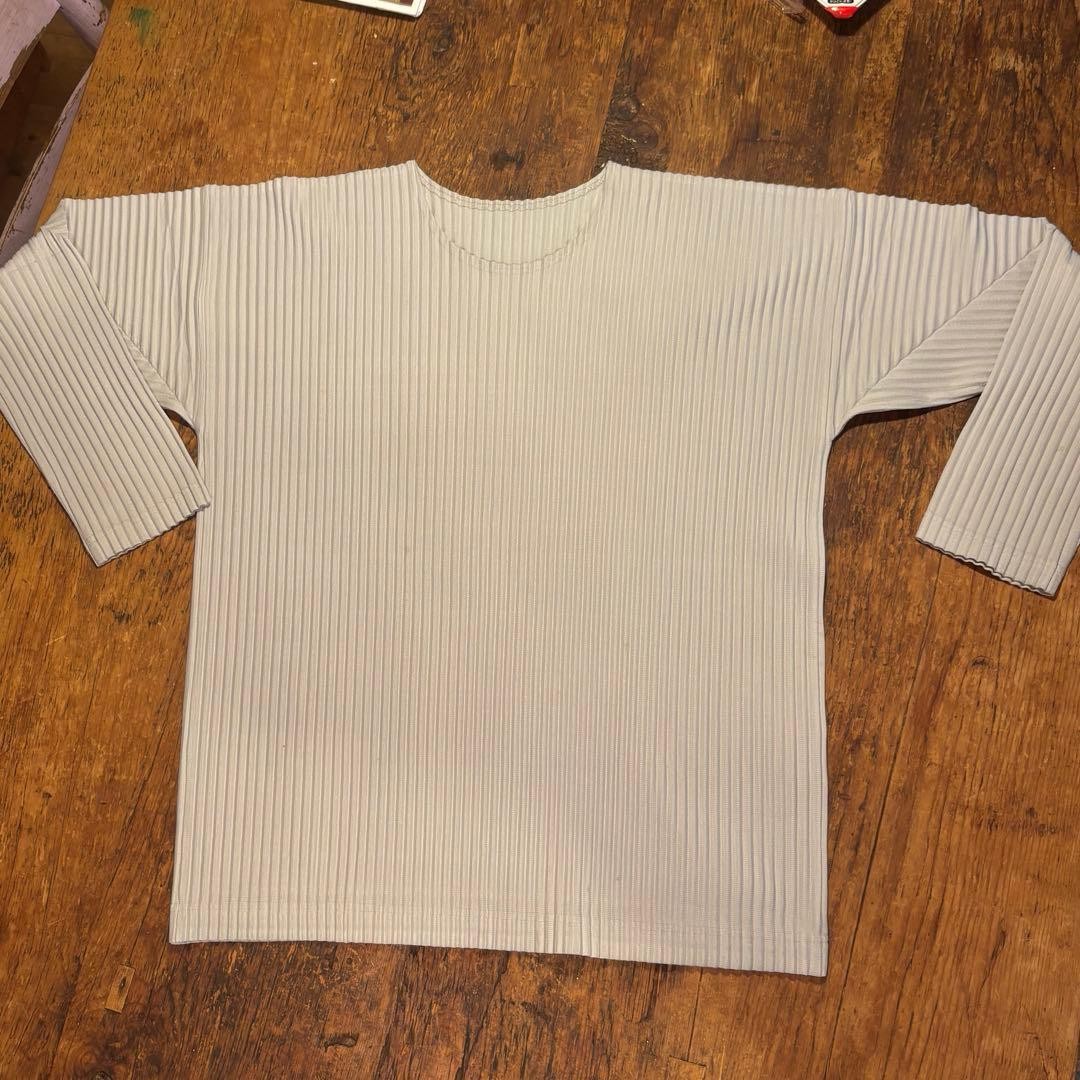 USED ISSEY MIYAKE HOMMEPLISSE PLEATED LONG-SLEEVE CUT AND SEW TOP, SIZE VERYGO