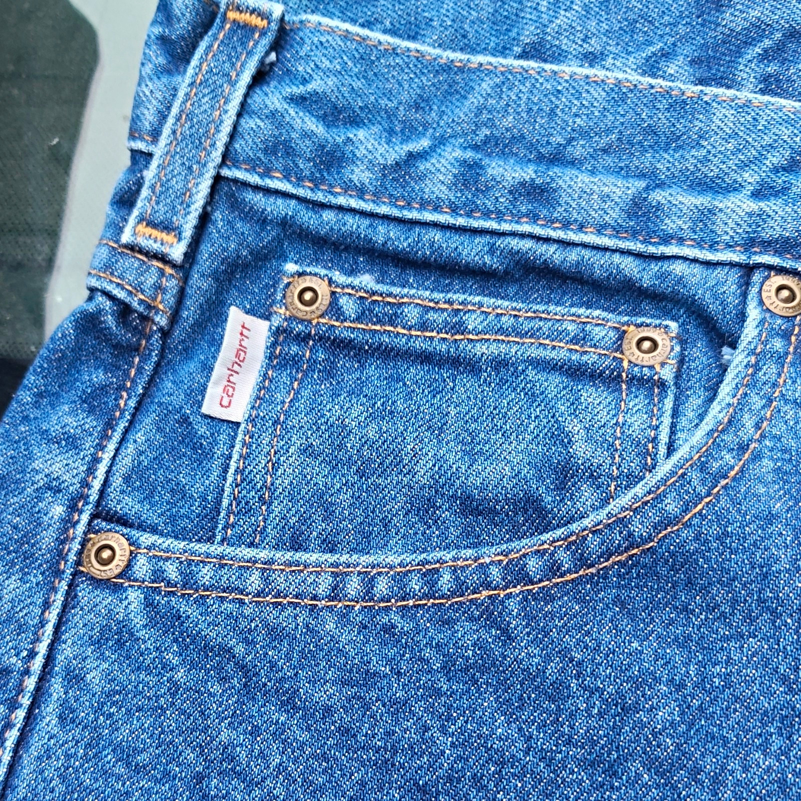 Carhartt Men’s Blue Denim Jeans Straight Leg Relaxed Fit Medium Wash 5-Pocket
