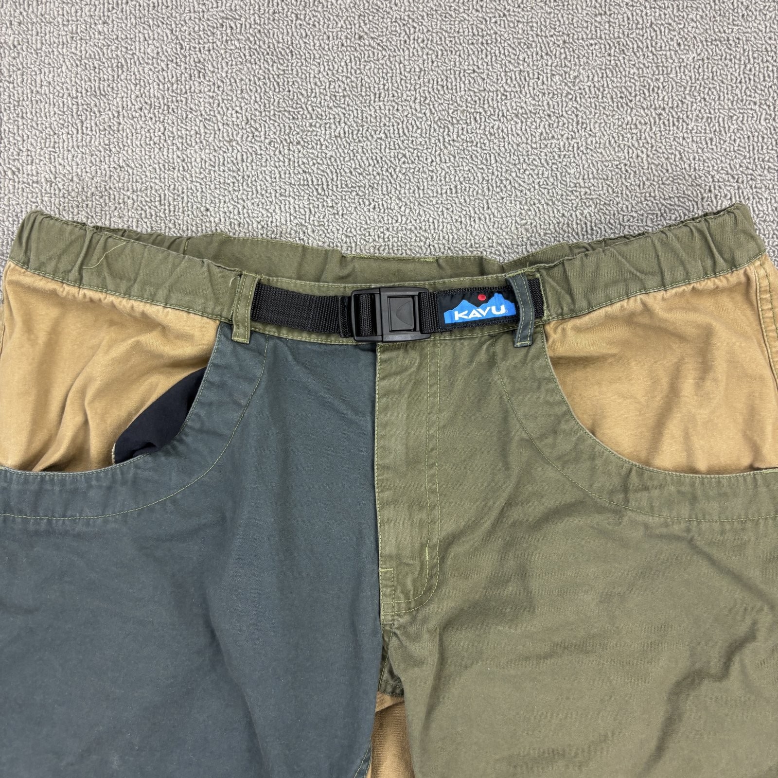 KAVU Shorts Mens Extra Large Green Color Block Hiking Climbing Outdoor Camping
