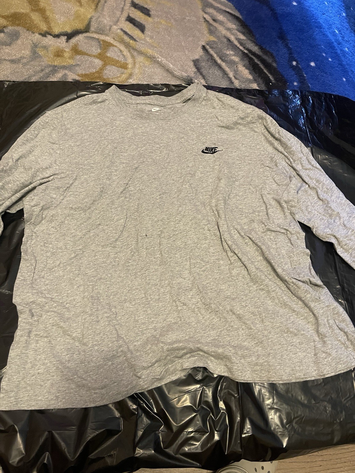 Nike The Nike Tee Men’s XL Gray Long Sleeve Crew Neck Cotton Knit Logo Tee