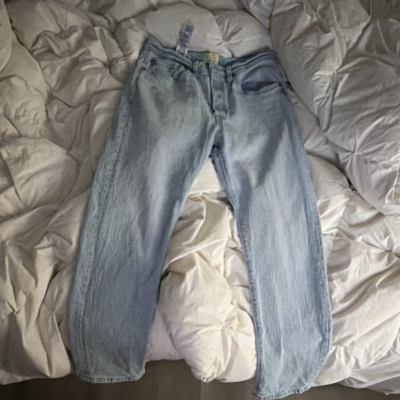 Levi’s Men’s Blue Light Wash Denim Straight Jeans Original Fit Mid Rise
