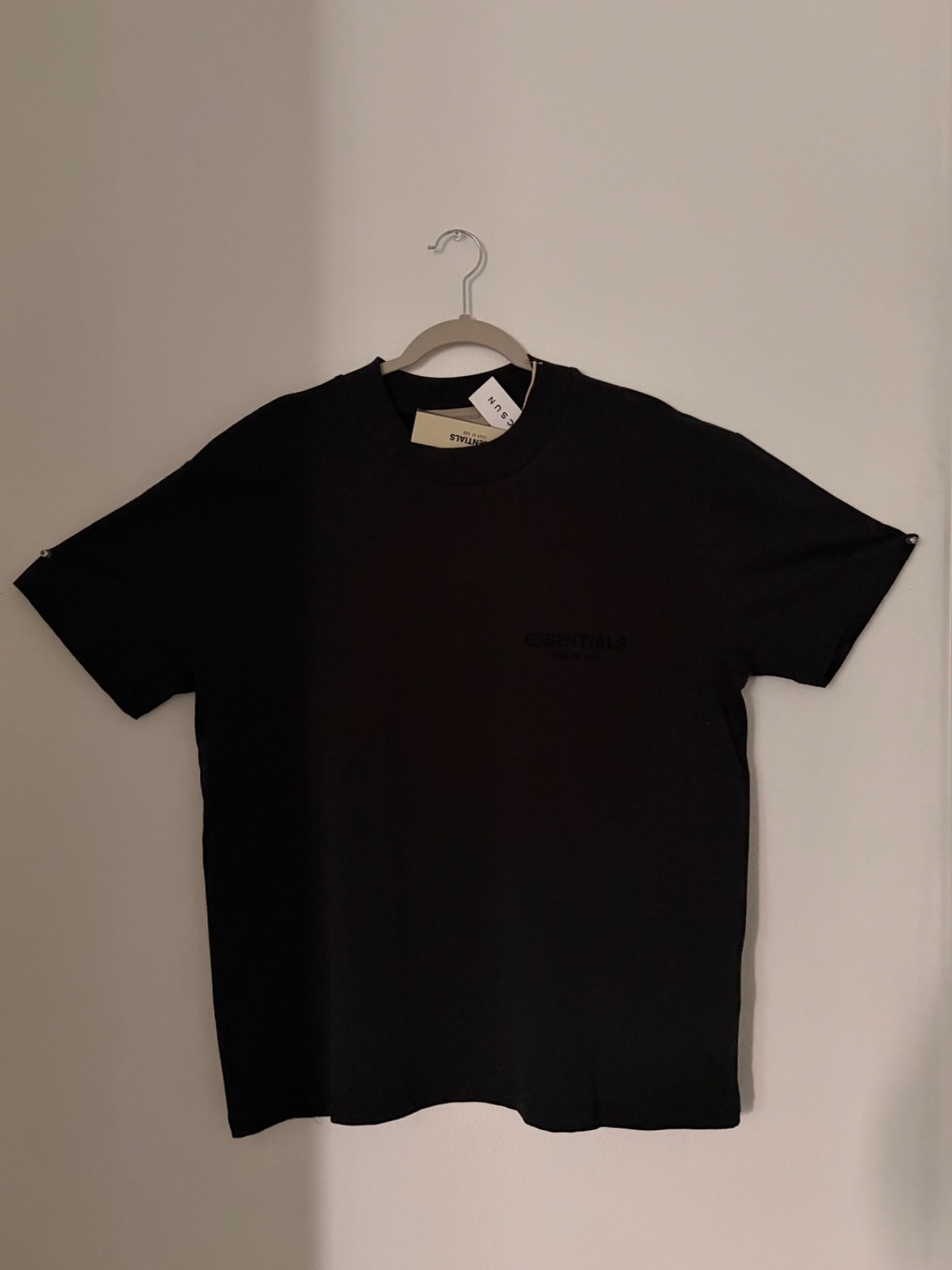 Fear Of God Essentials stretch Limo T-Shirt – 100% Authentic ( M-L )