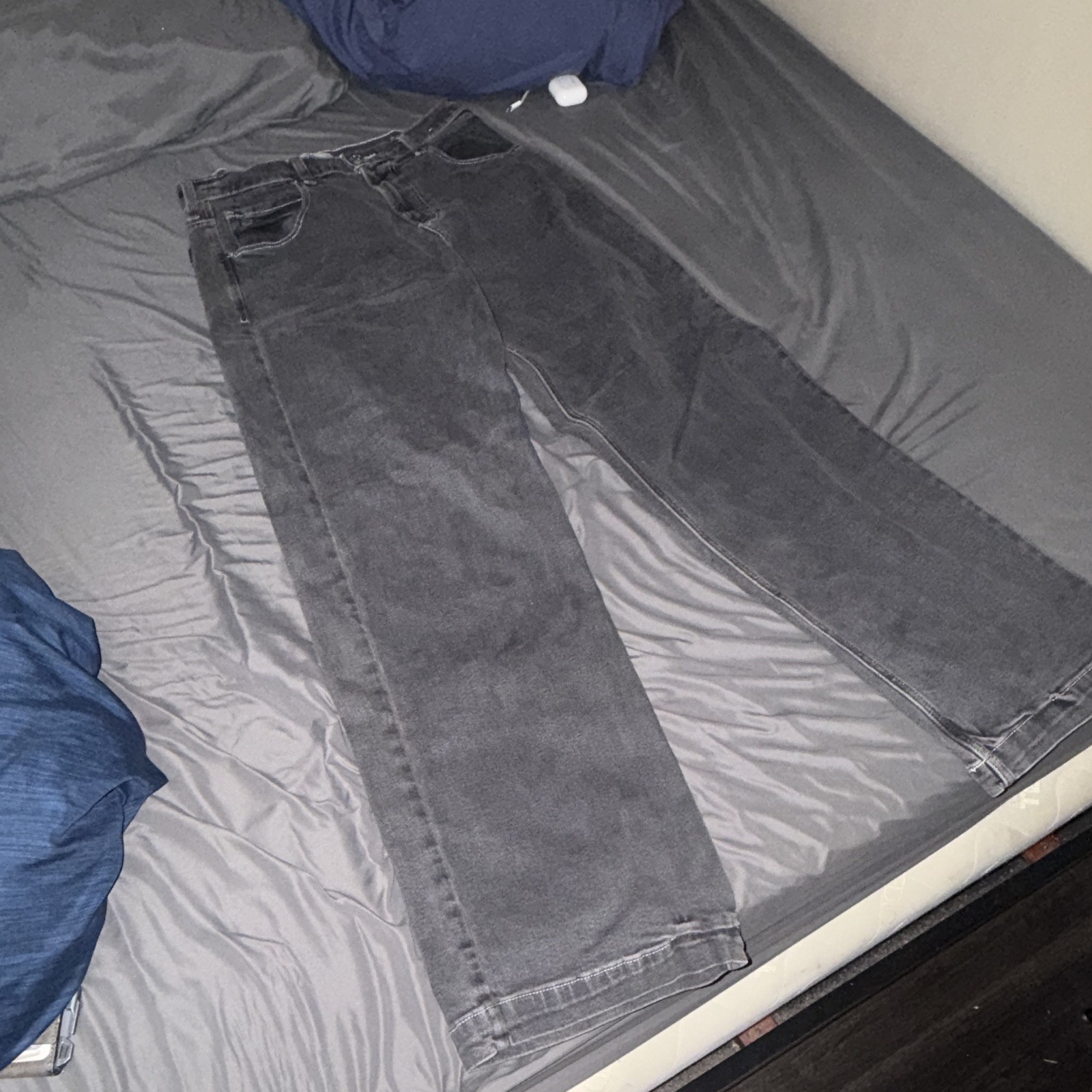 Hollister Men’s Gray Denim Jeans Relaxed Fit Mid Rise 5-Pocket Button 32