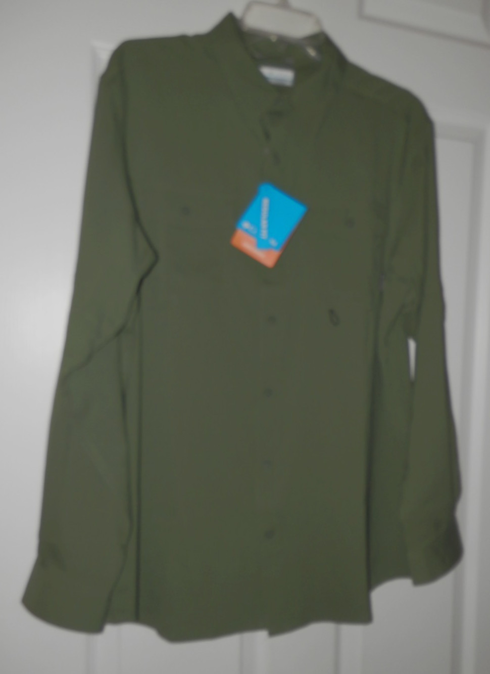 NWT Columbia Omni Shade Wick Long Sleeve Button Down Shirt Canteen Green M