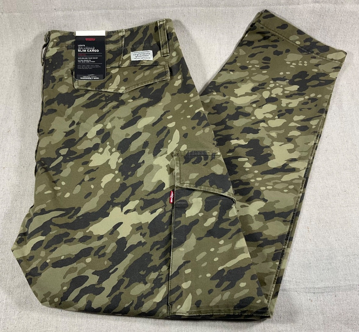 Levis Men’s Slim Fit Camouflage Cargo Pants 36×32 NWT