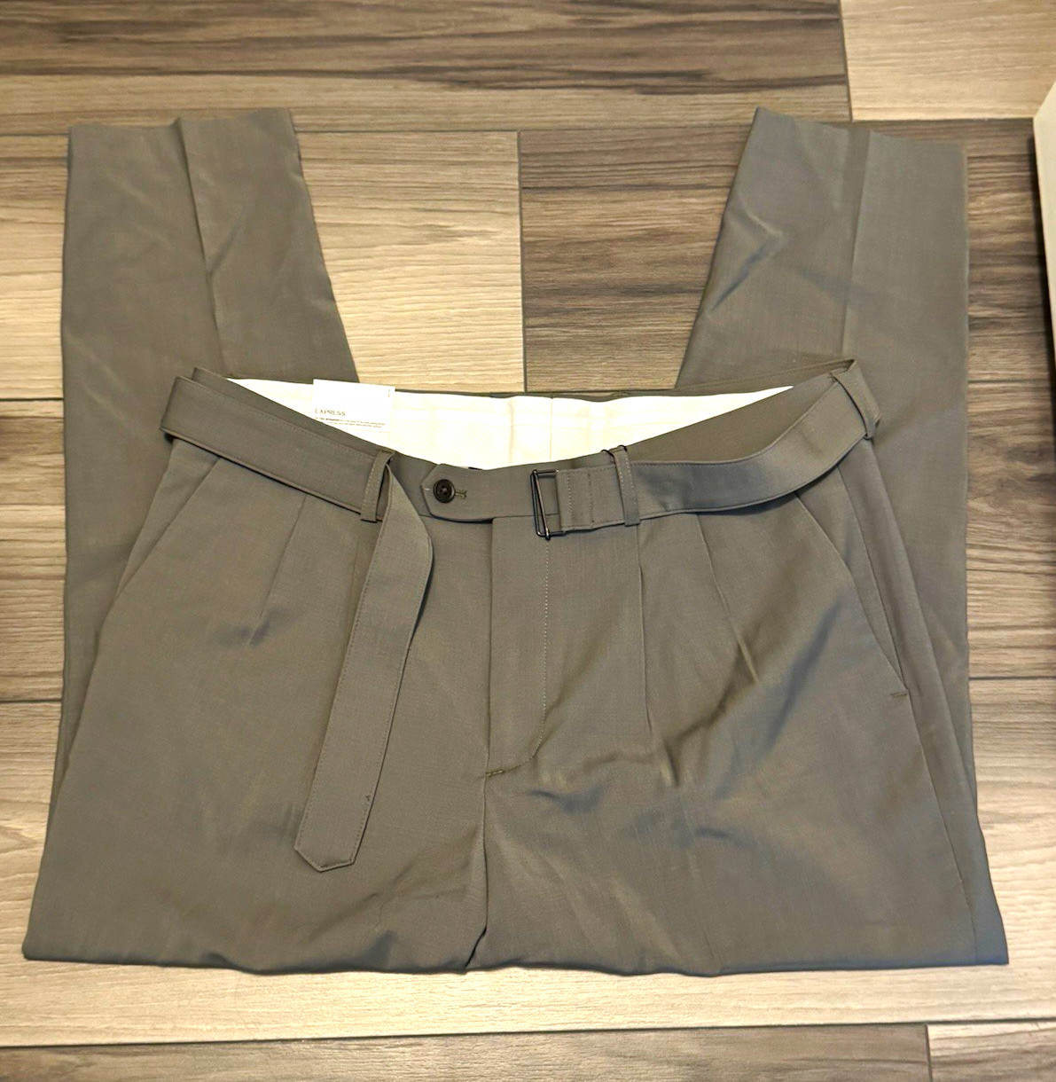 Express Men’s Gray Pleated Cropped Dress Pants 34 Waist