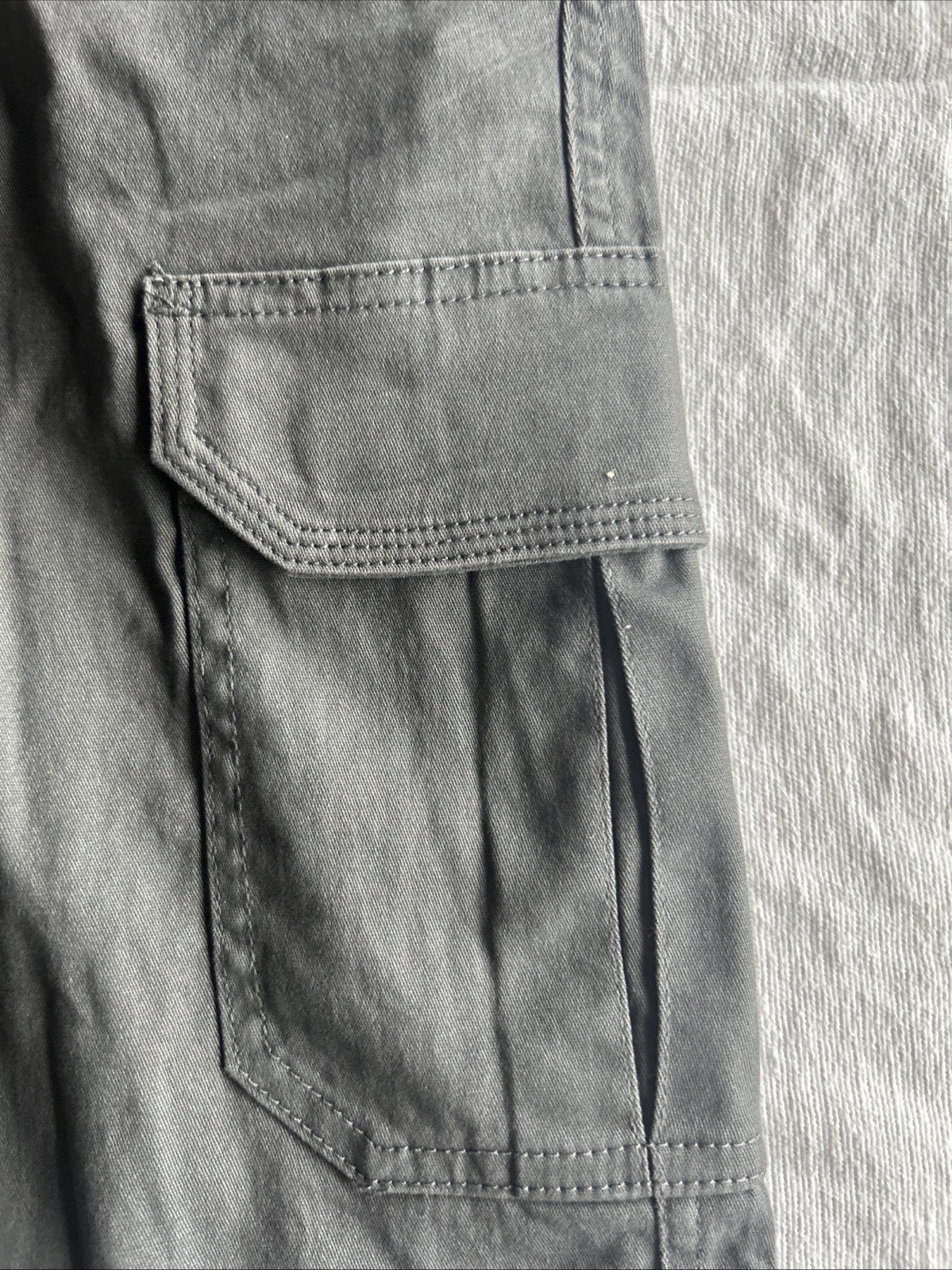 Wrangler Cargo Shorts 32 Relaxed Fit Cotton Gray Outdoors Casual NEW
