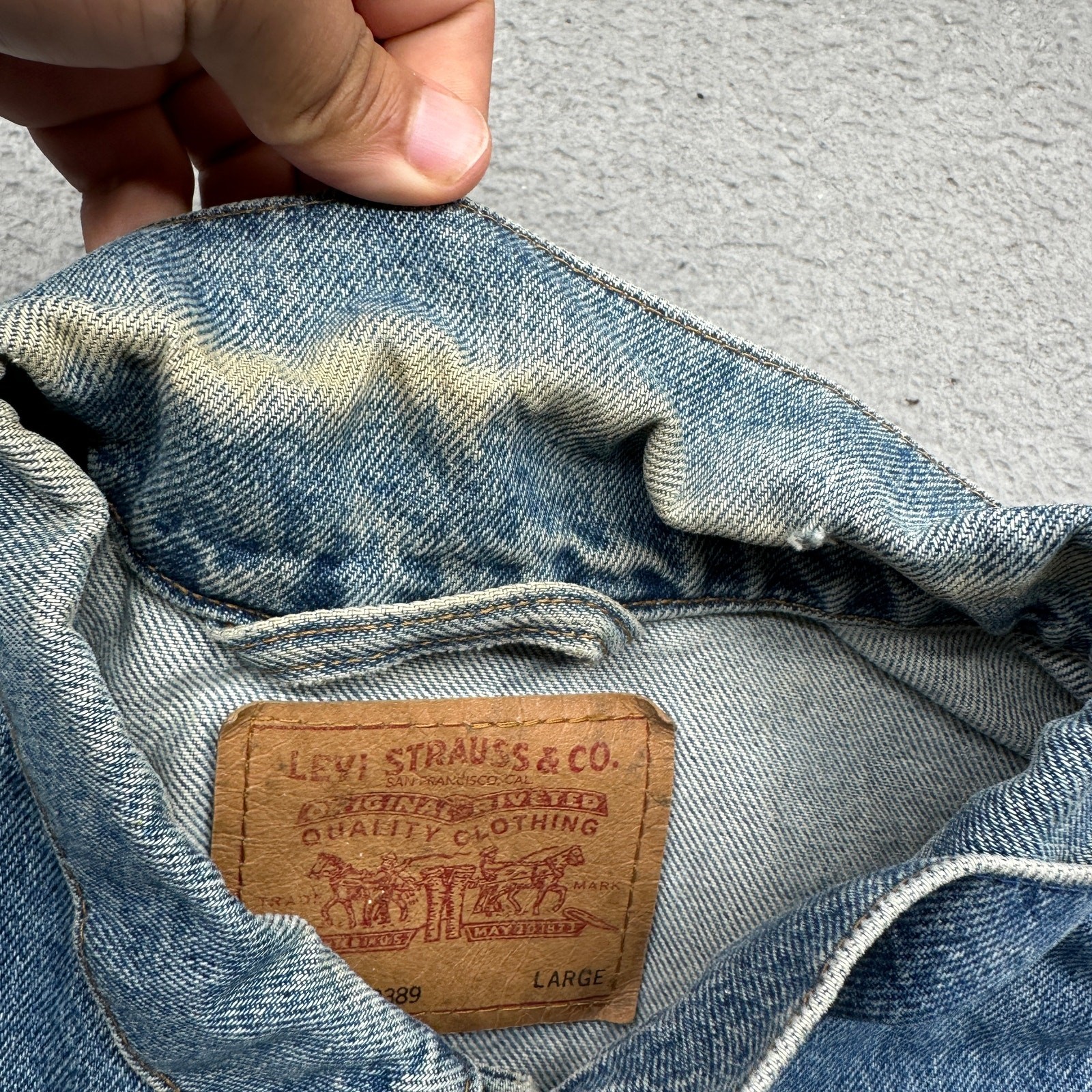 Vintage 1997 90s Levis Denim Trucker Jacket Mens Large 70507-0389 Blue Button