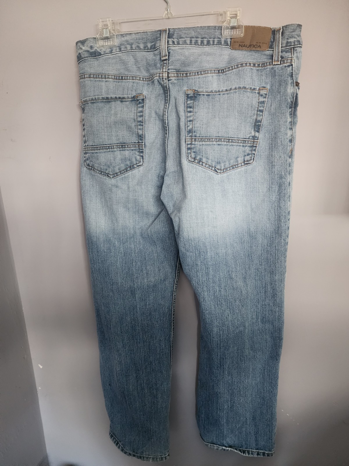 Nautica Men’s Light Wash Blue Denim Straight Jeans Regular Fit Mid Rise