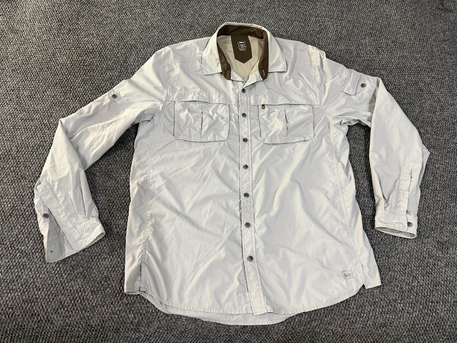 REI Shirt Mens LT Gray Solid Long Sleeve Button Front Vented Fishing Travel