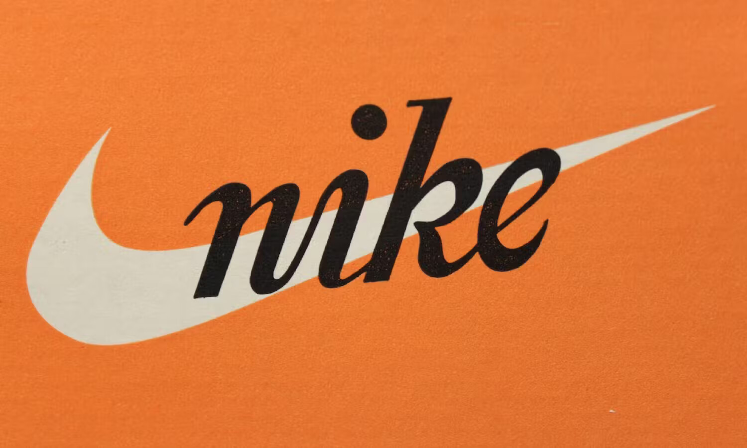 Nike Air Men’s Sportswear T-Shirts Active Short Sleeve Graphic Tees – Select Any