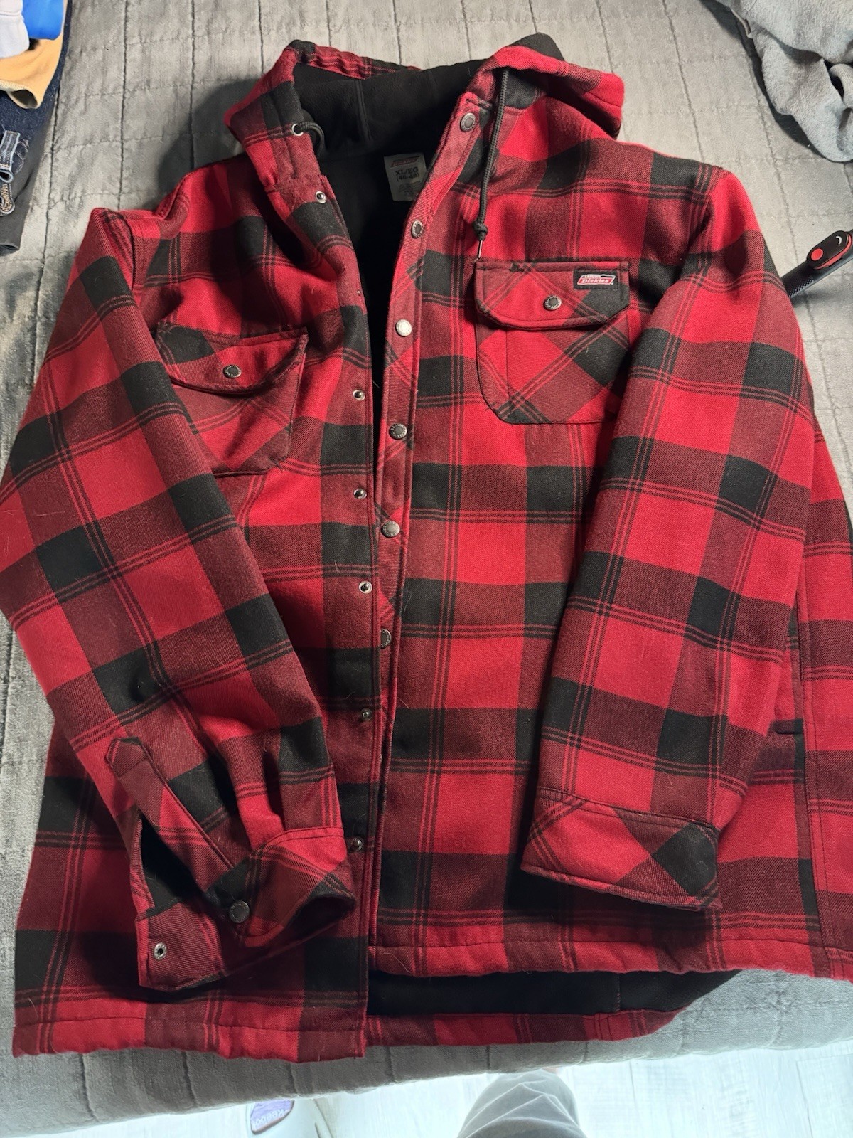 Dickies Men’s Red/Black Plaid sherpa lined Jacket XL (46-48)
