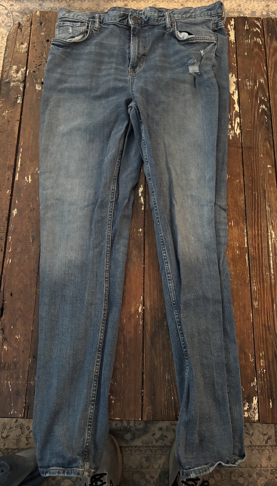 Old Navy Athletic Fit Medium Wash Jeans Mens 38×36 RN54023