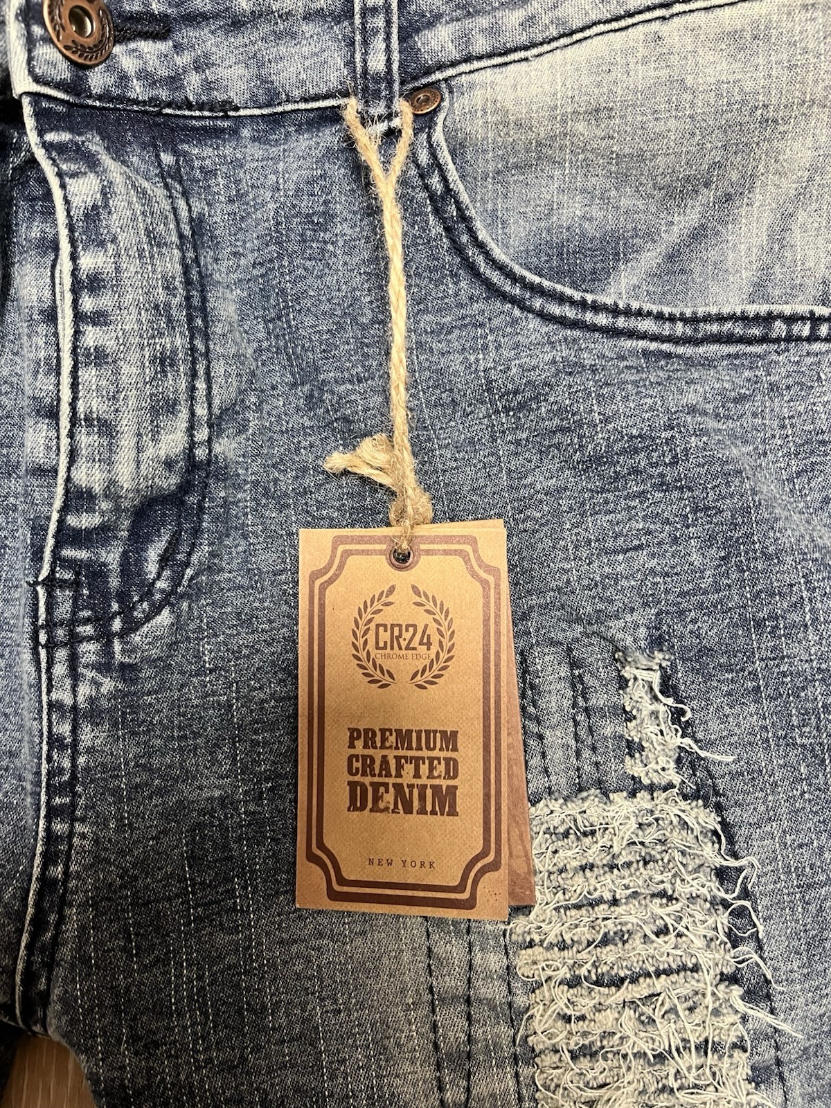 BRAND NEW WITH TAGS MENS CR-24 Size 36/32 Modern Fit Premium Crafted Denim.