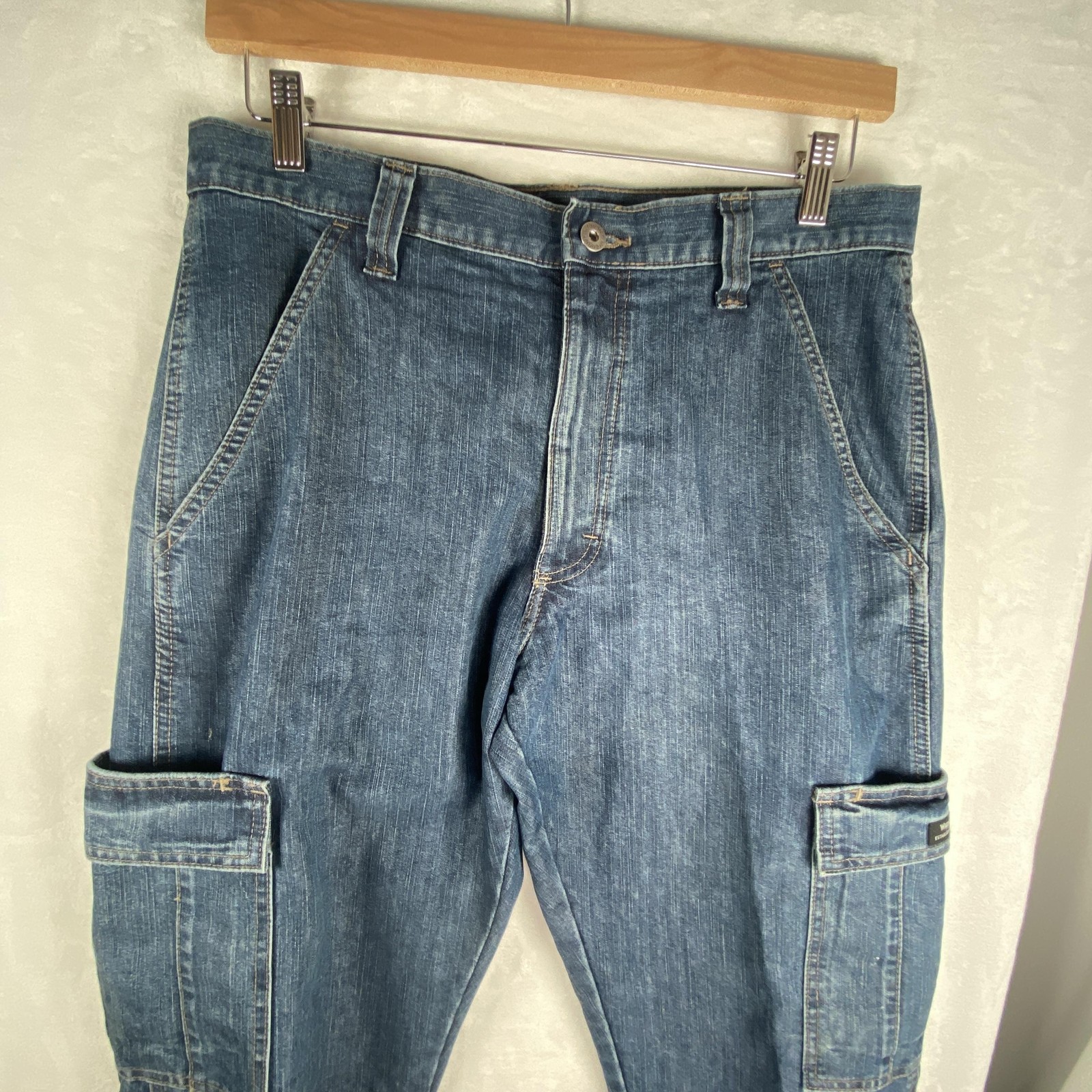 Wrangler Jeans Mens FITS 33×30 Blue Denim Relaxed Straight Cargo Workwear