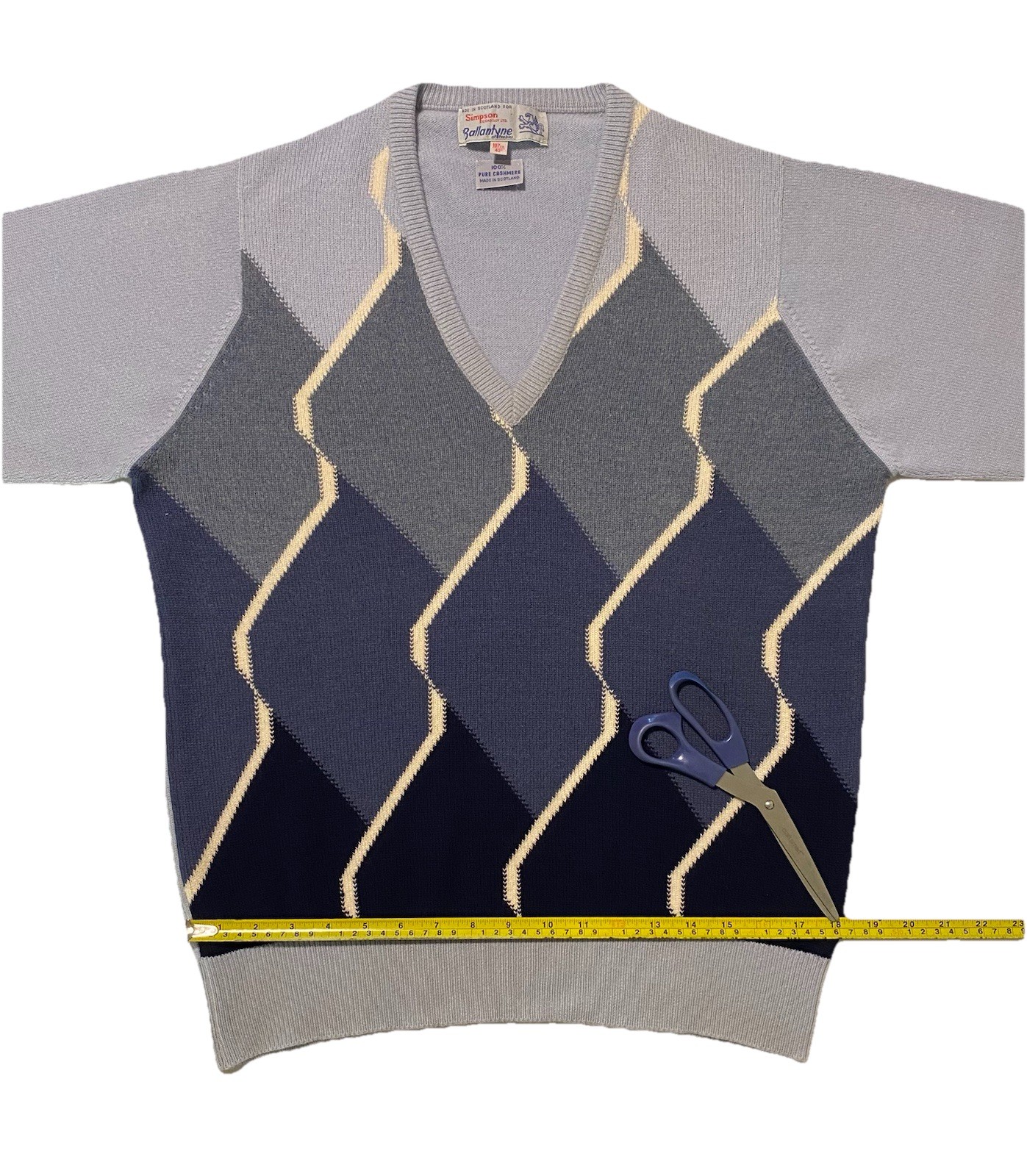 Vintage Ballantyne V-Neck Men’s Sweater 100% Cashmere Size 42 Made In Scotland