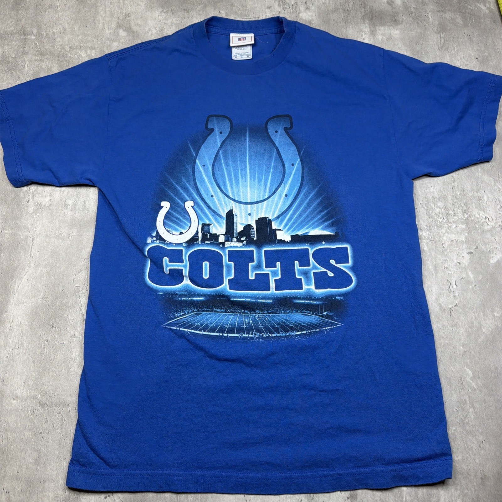Vintage Indianapolis Colts NFL T Shirt Size Adult Medium Football Blue Horseshoe