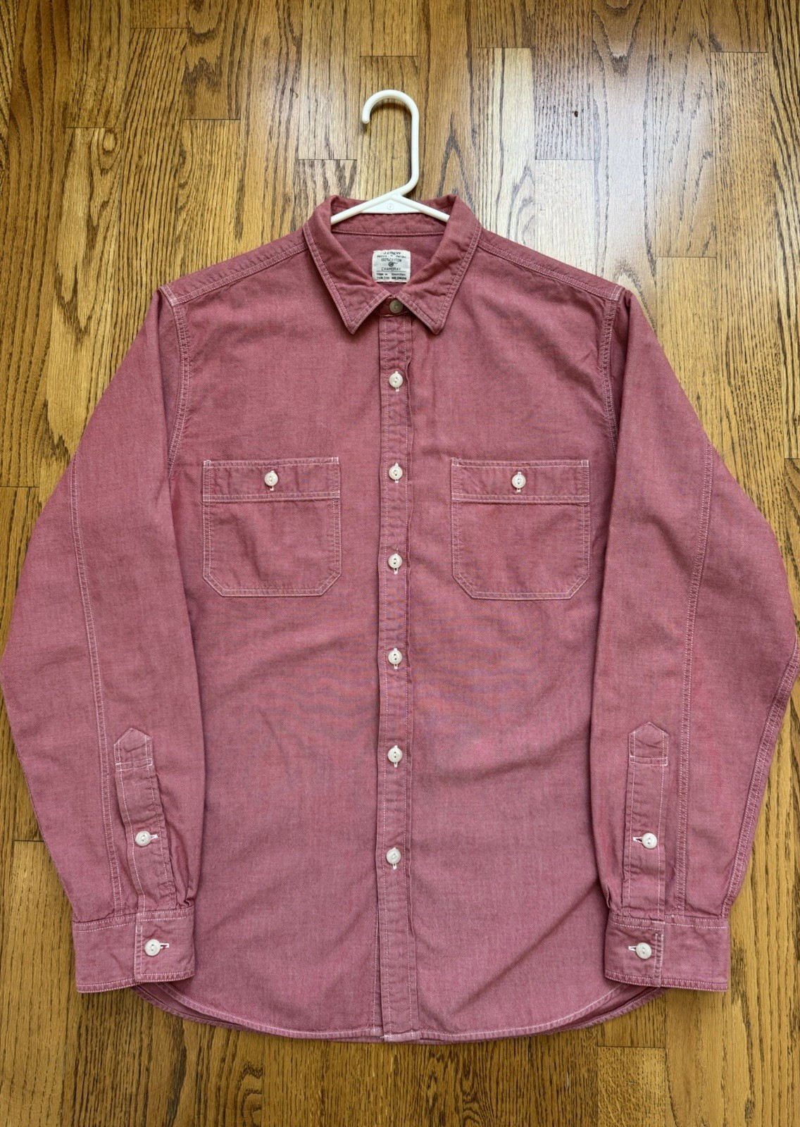 J.CREW Men’s Red Chambray Casual Button Up Shirt w/ Chin Strap – Medium