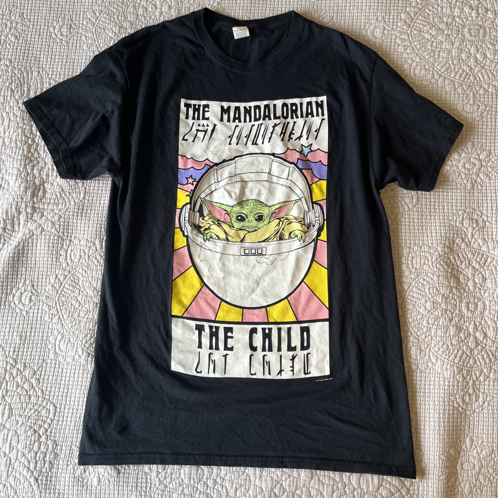 STAR WARS The Mandalorian BABY YODA The Child T-Shirt Medium