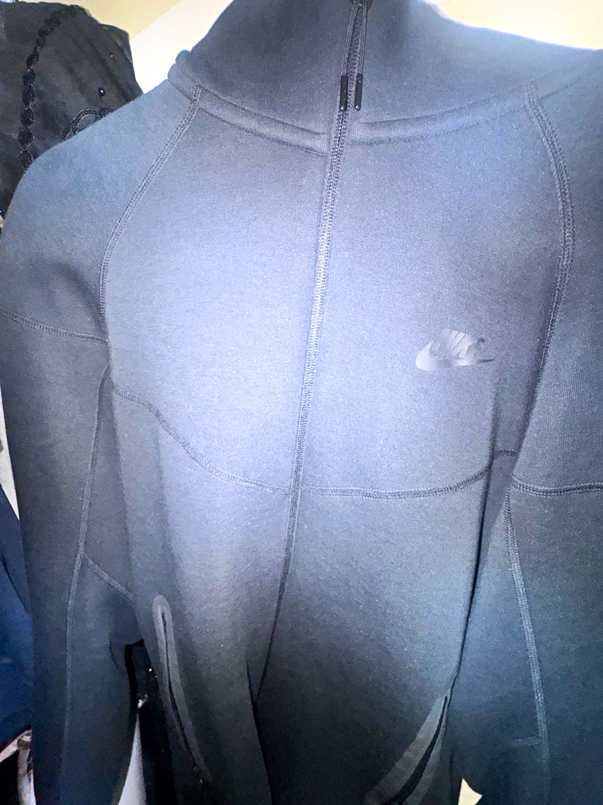 Nike Men’s L Black Solid Full Zip Hoodie Jacket Long Sleeve Pockets Logo