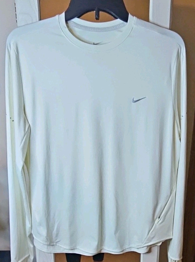 Nike Swift Dri-FIT Running Long Sleeve Crew Neck T-Shirt White L Logo