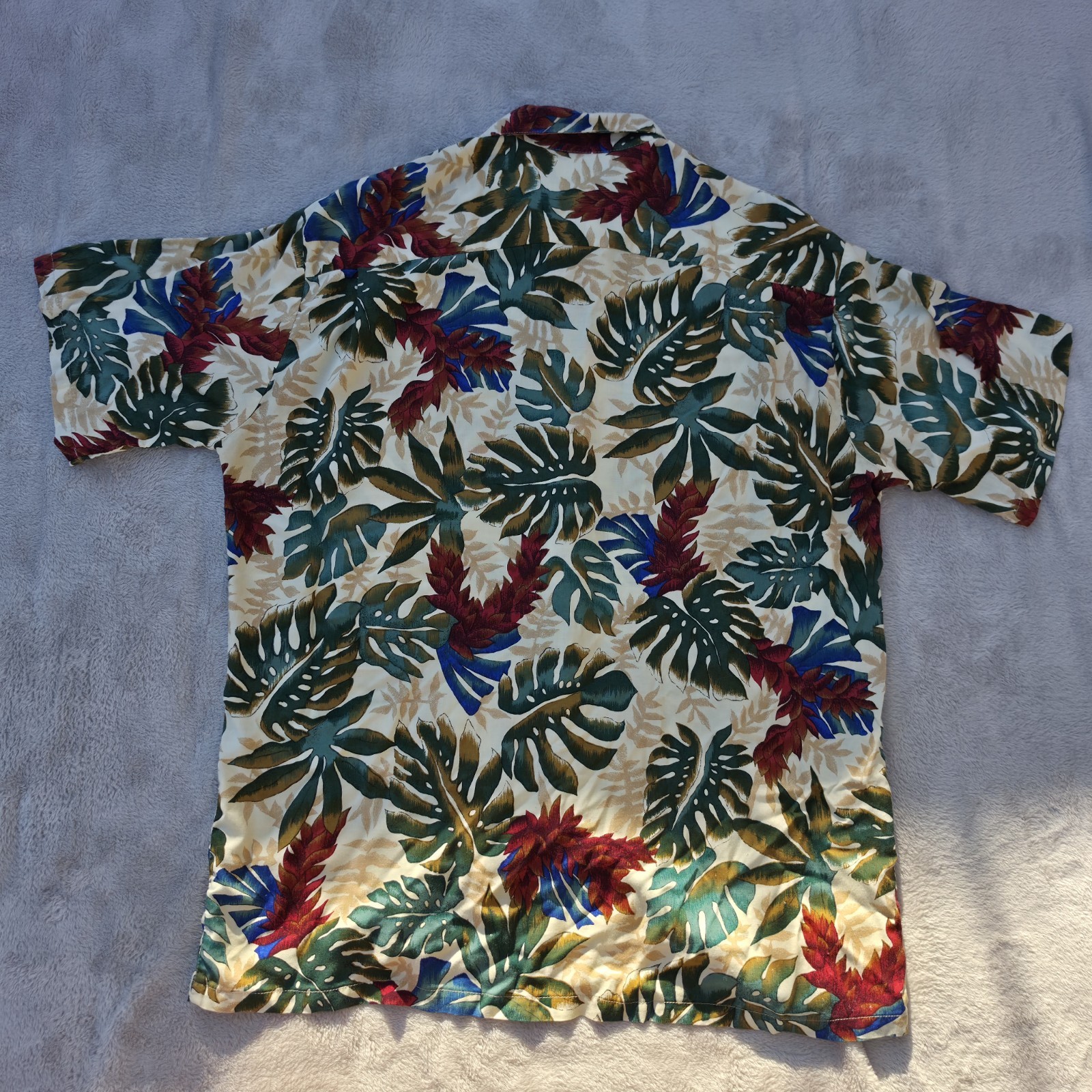 Hilo Hattie The Hawaiian Original Beige Floral Aloha Shirt Button-up Size LARGE