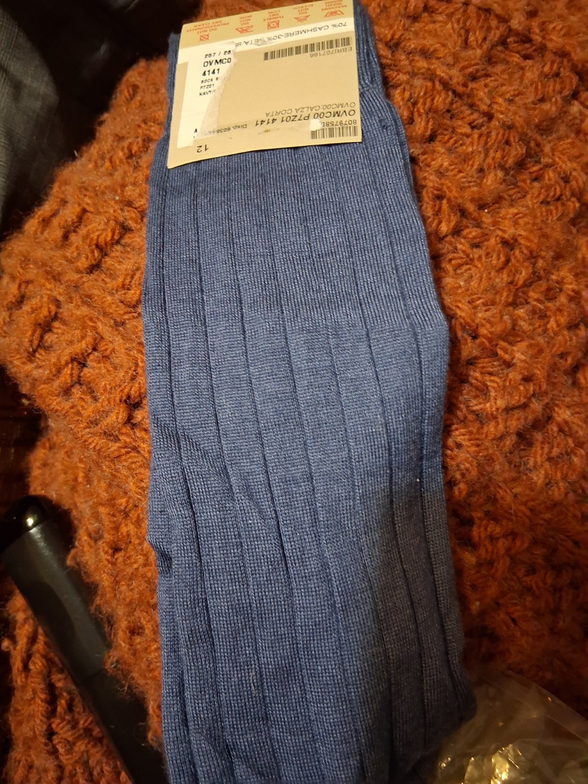 NWT BRIONI 70 % CASHMERE 30% SILK SOCKS $250 21 IN X 2.75