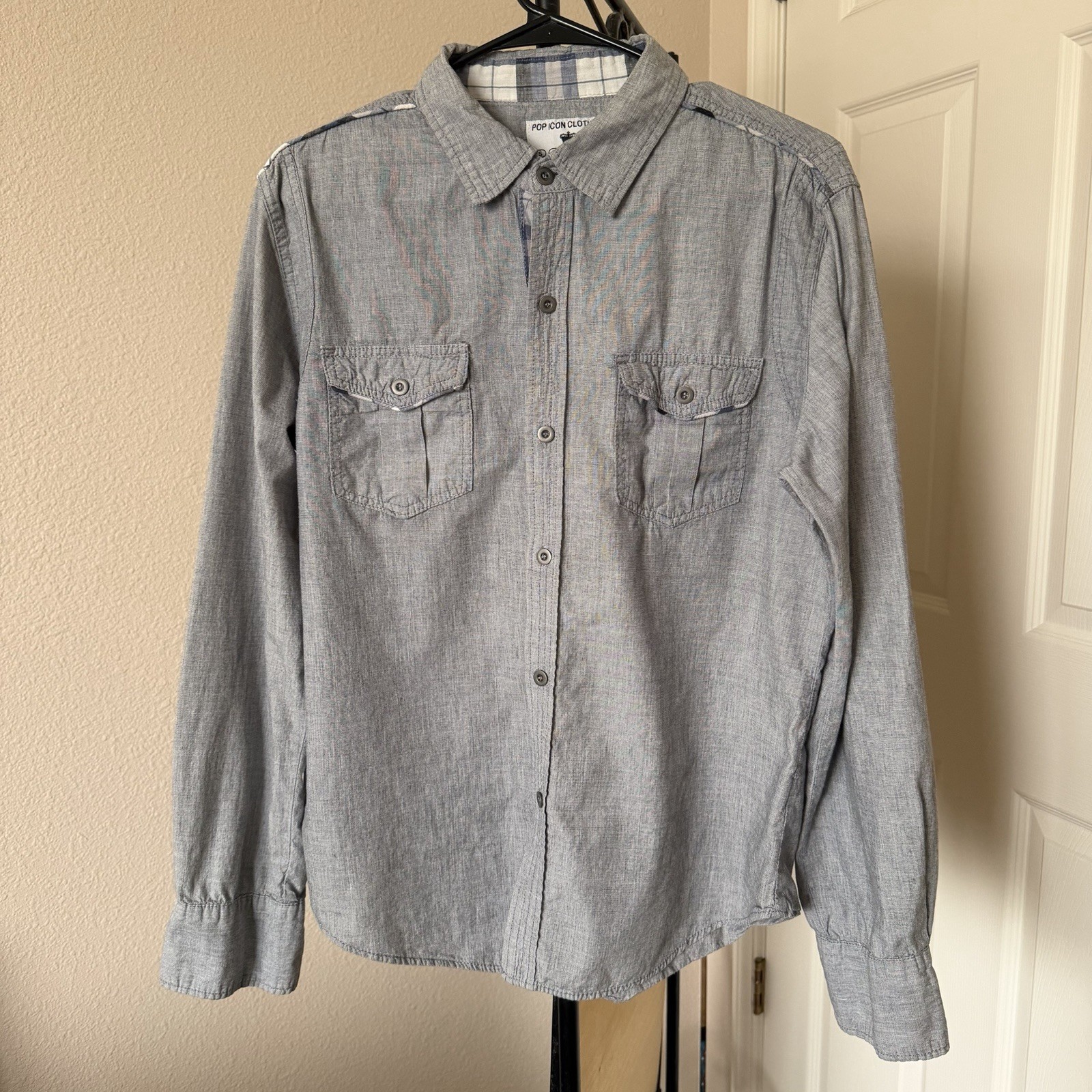 men’s medium gray casual long-sleeve button-up shirt preppy academia normcore