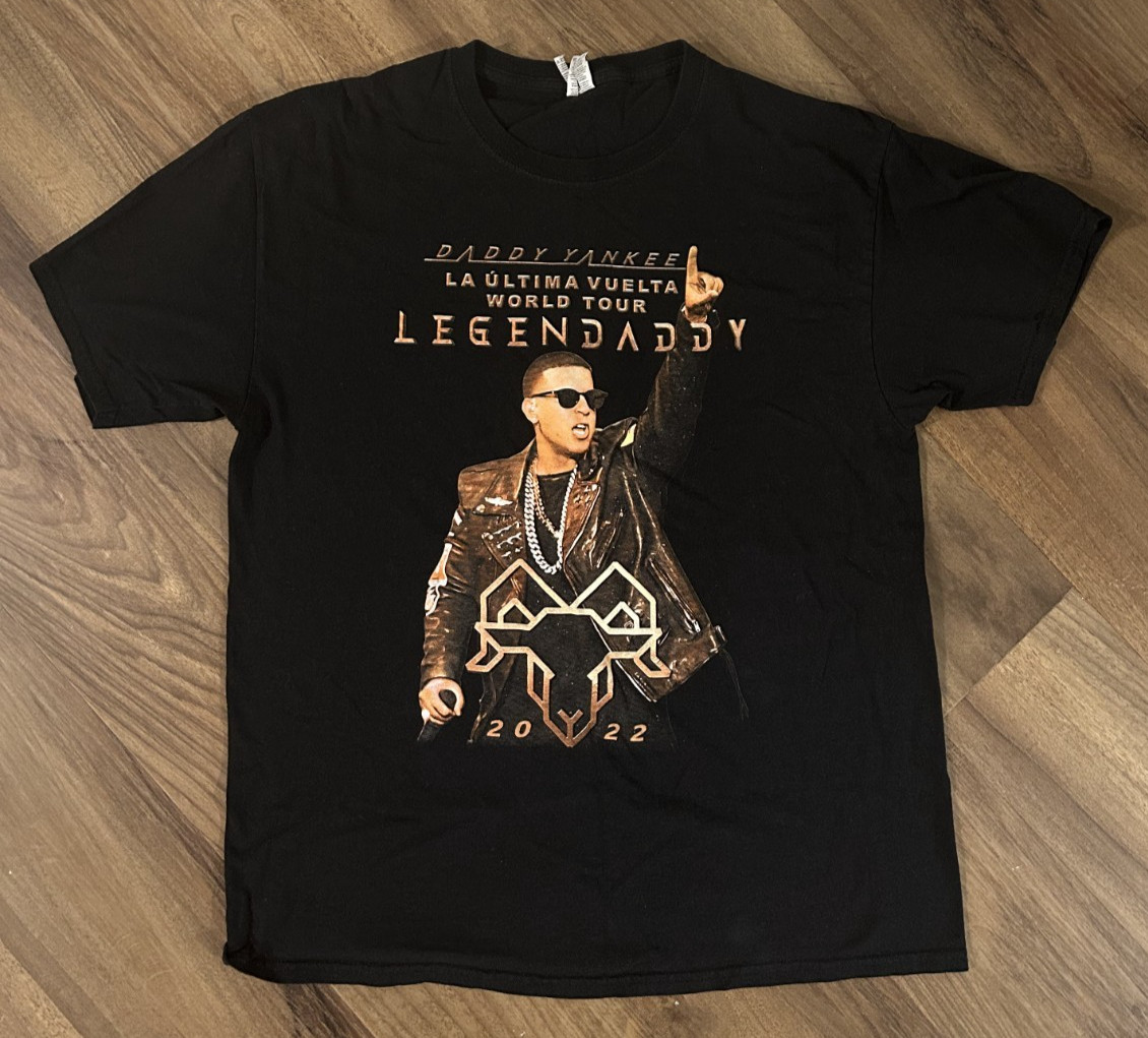 Daddy Yankee 2022 La Ultima Vuelta World Tour Concert tshirt Size L raggaeton