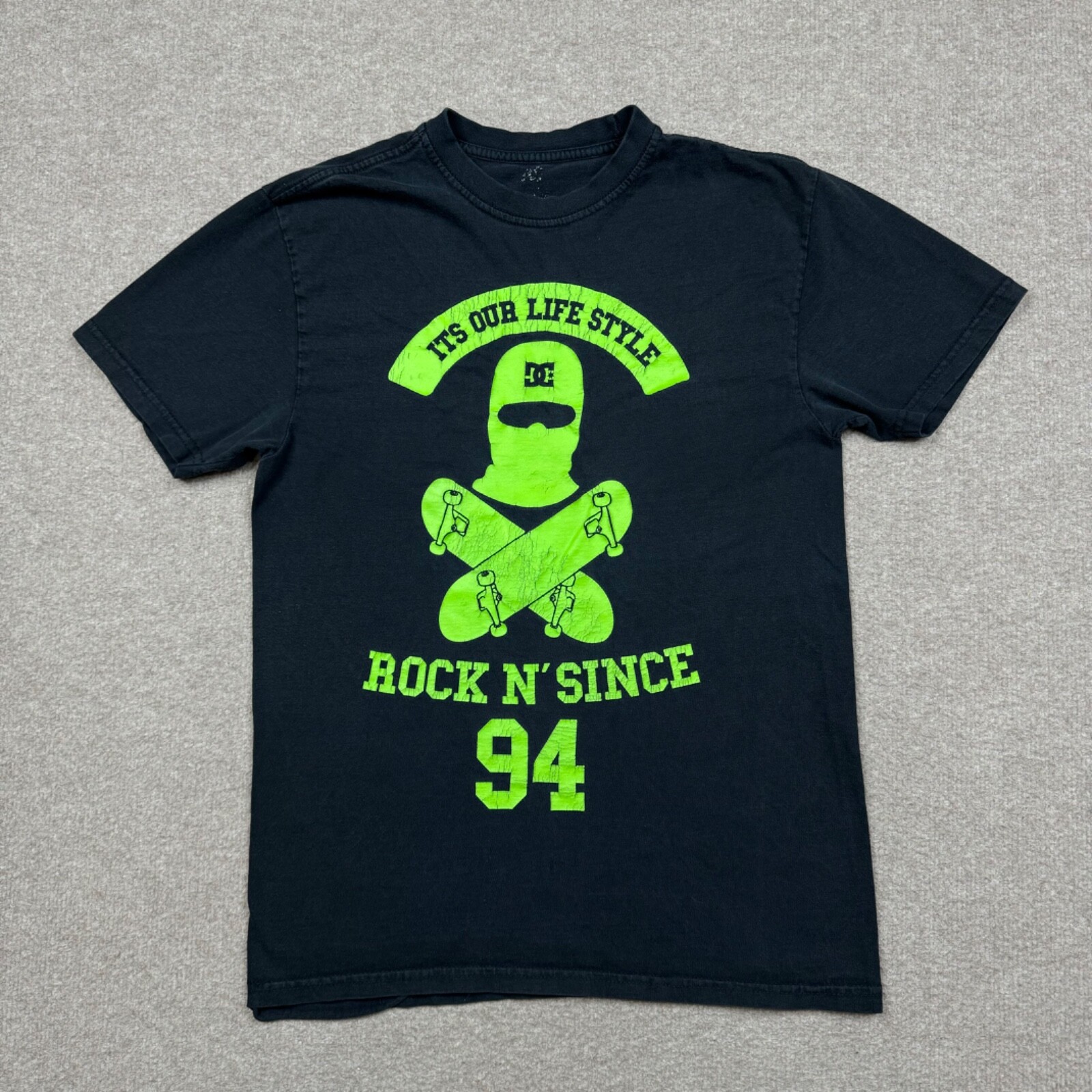 DC Shoes T Shirt Men’s Size S Black Short Sleeve Y2k Skateboarding Graphic Tee
