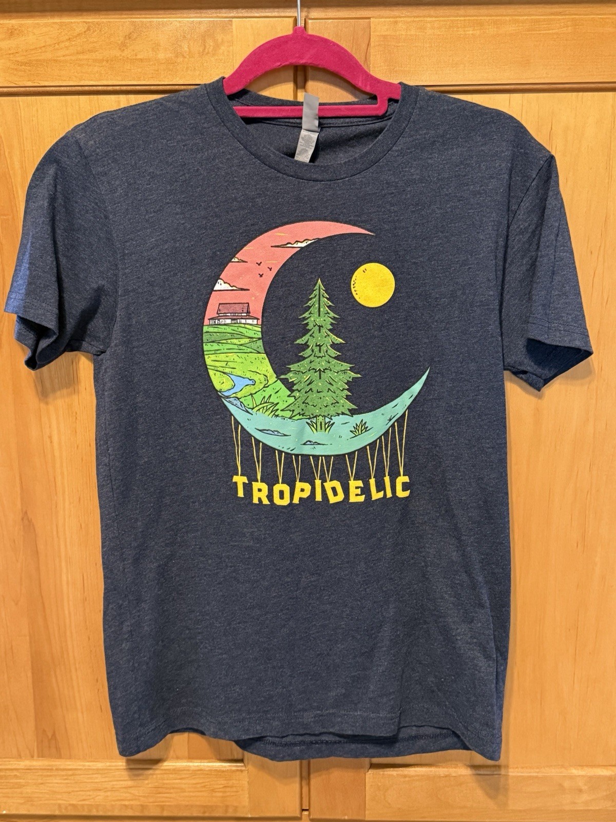 TROPIDELIC Cleveland Based Band Tshirt Size Small 1/2 Moon Graphic Design