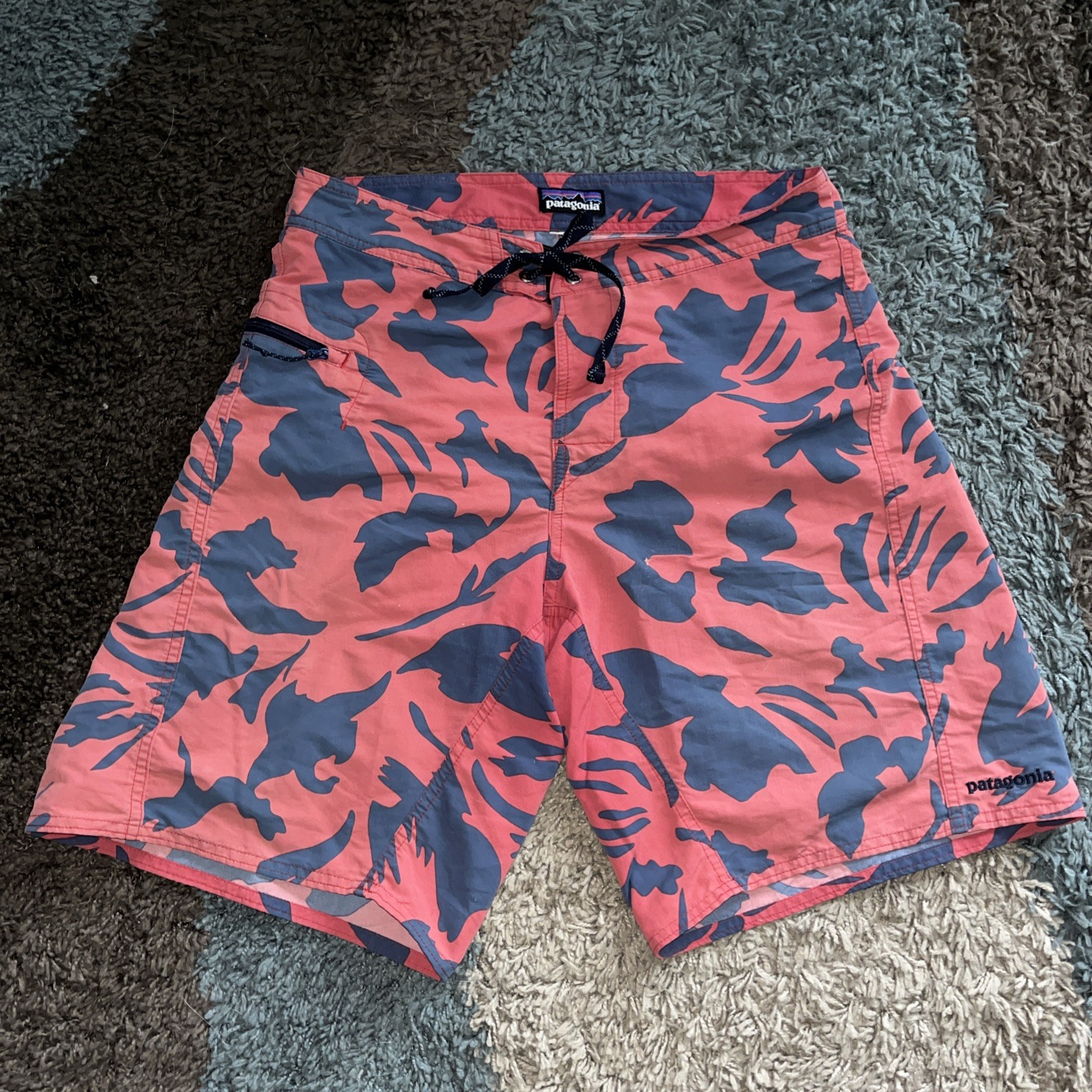 Patagonia Men’s Wavefarer Board Shorts, Size 31