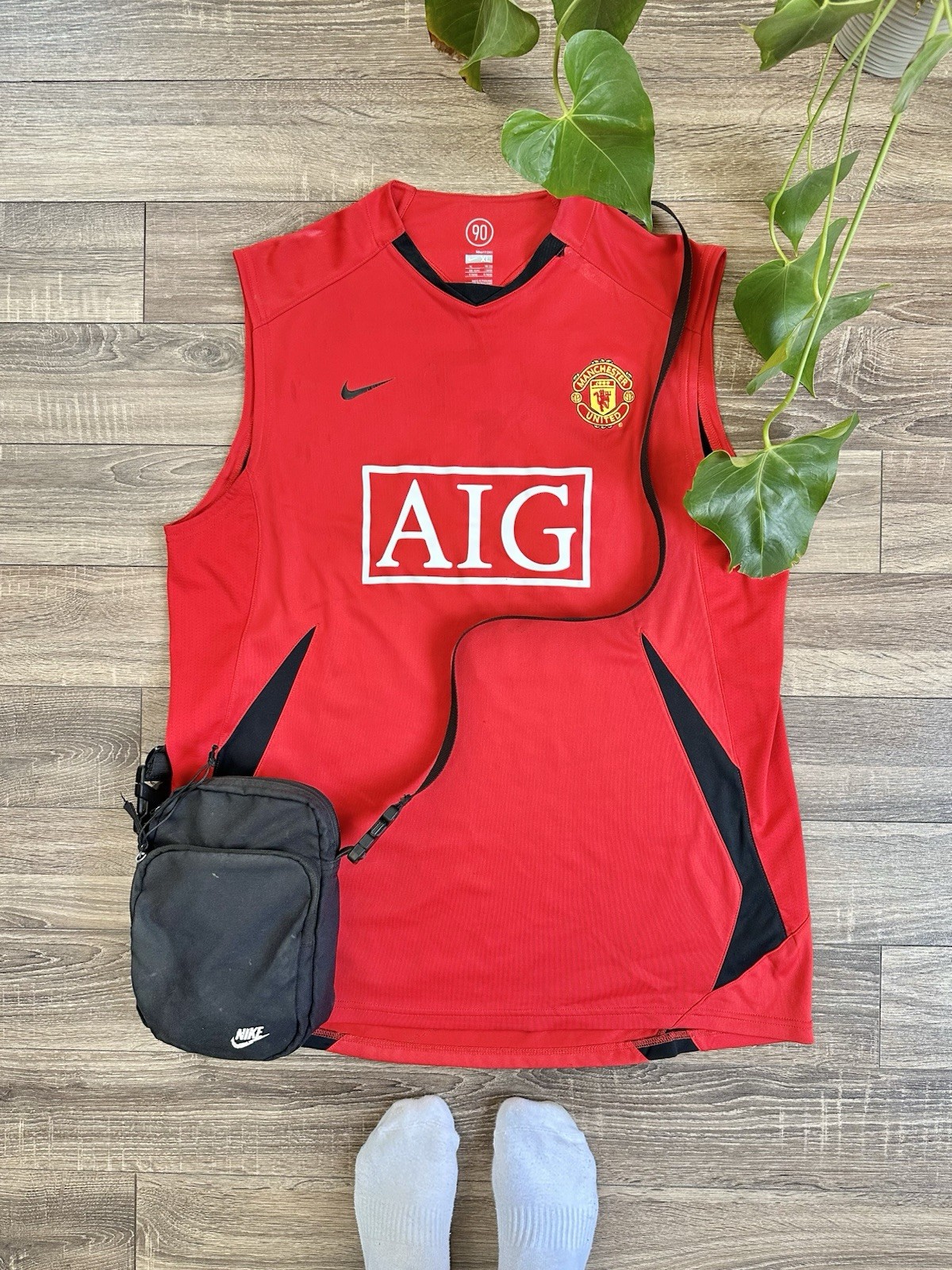 2015 Nike Manchester United Home AIG Red Jersey Man’s Size XL Football T-Shirt