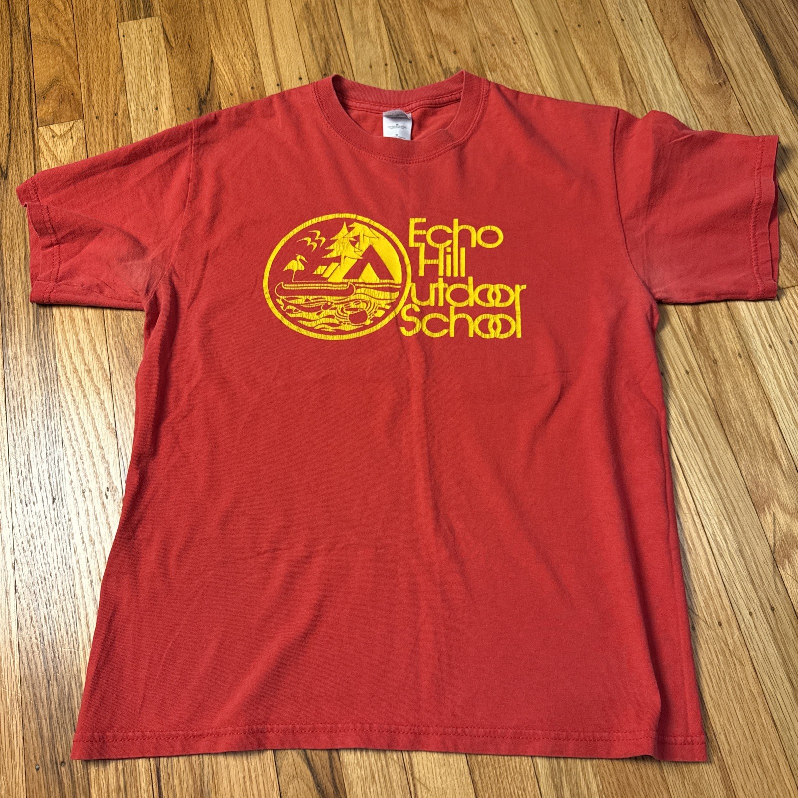 Echo Hill Outdoor School Men’s T Shirt Red Size Medium