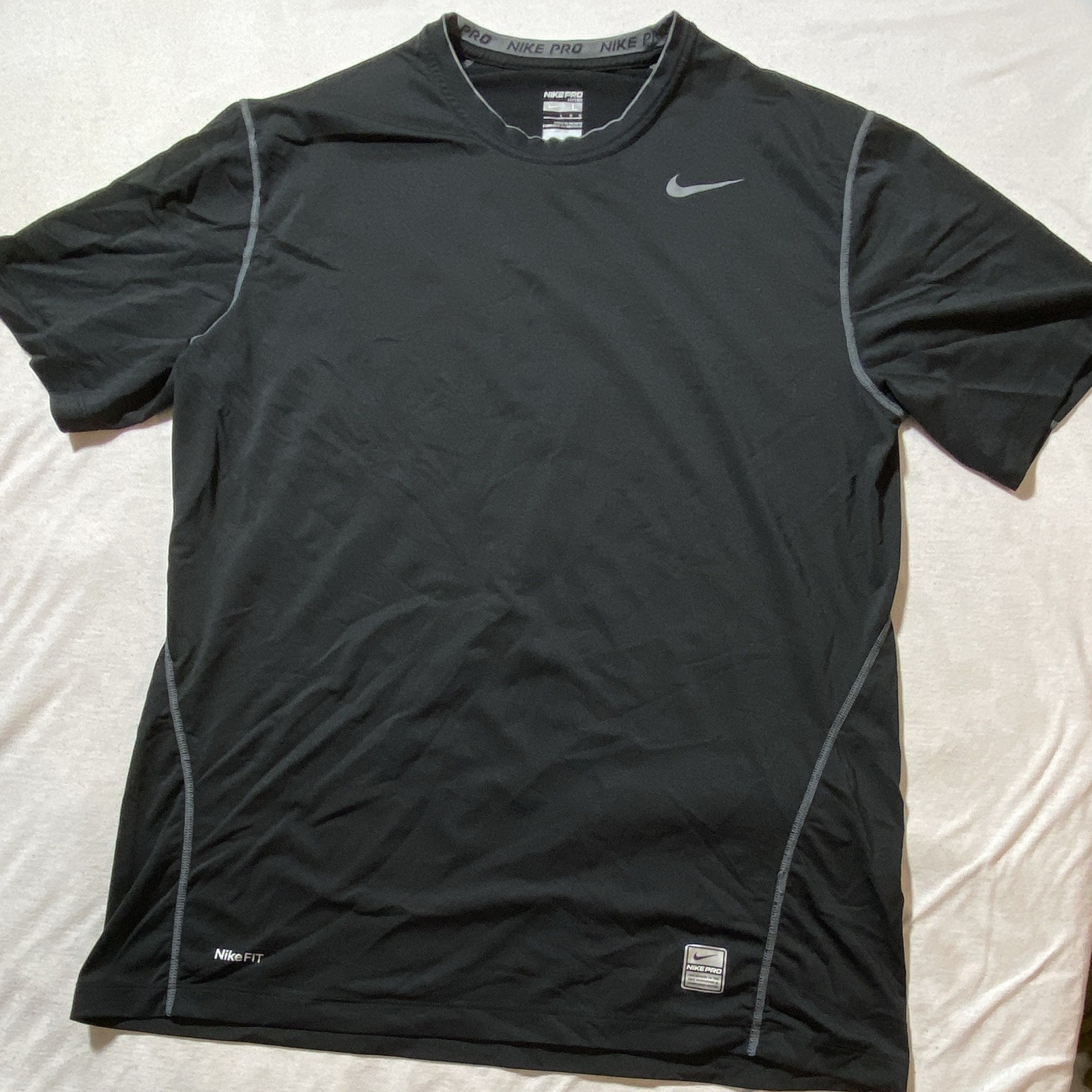 Nike Pro Men’s Compression Crew Neck Short Sleeve Gym & Training T-Shirt L Black