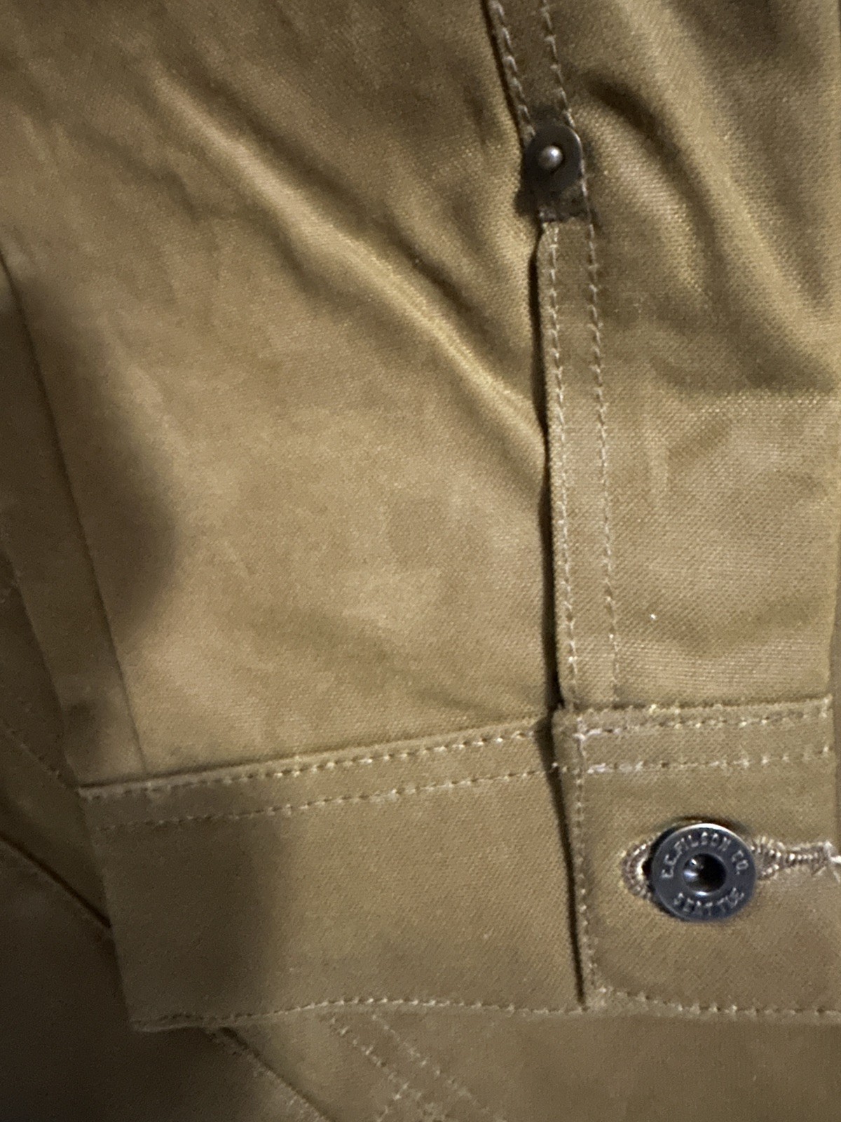 Filson Short Lined Cruiser Dark Tan Men’s Size Medium