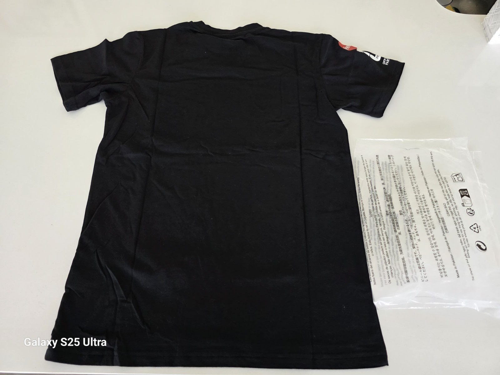 Coca-Cola FIFA Official Partner Soccer T-Shirt Black Graphic Tee Adult Medium
