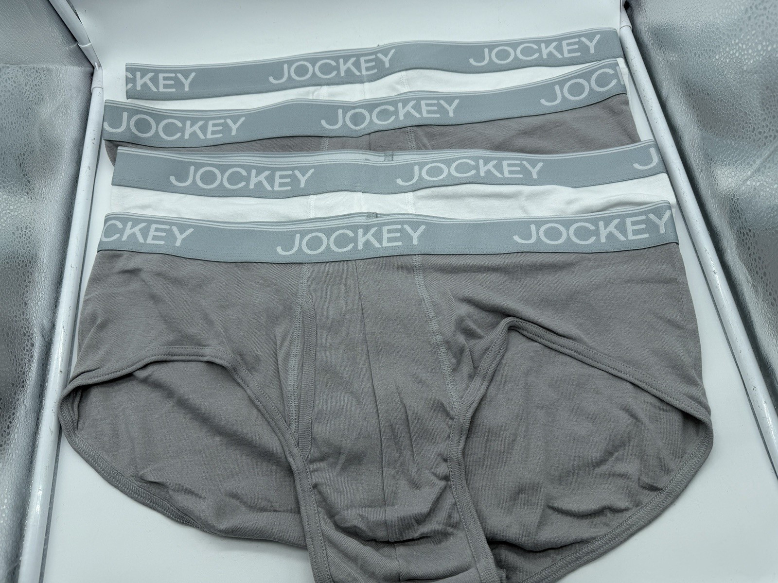 NEW MENS JOCKEY 4 PACK 60% COTTON 40% POLY BRIEFS SIZE XLARGE WHITE / GREY