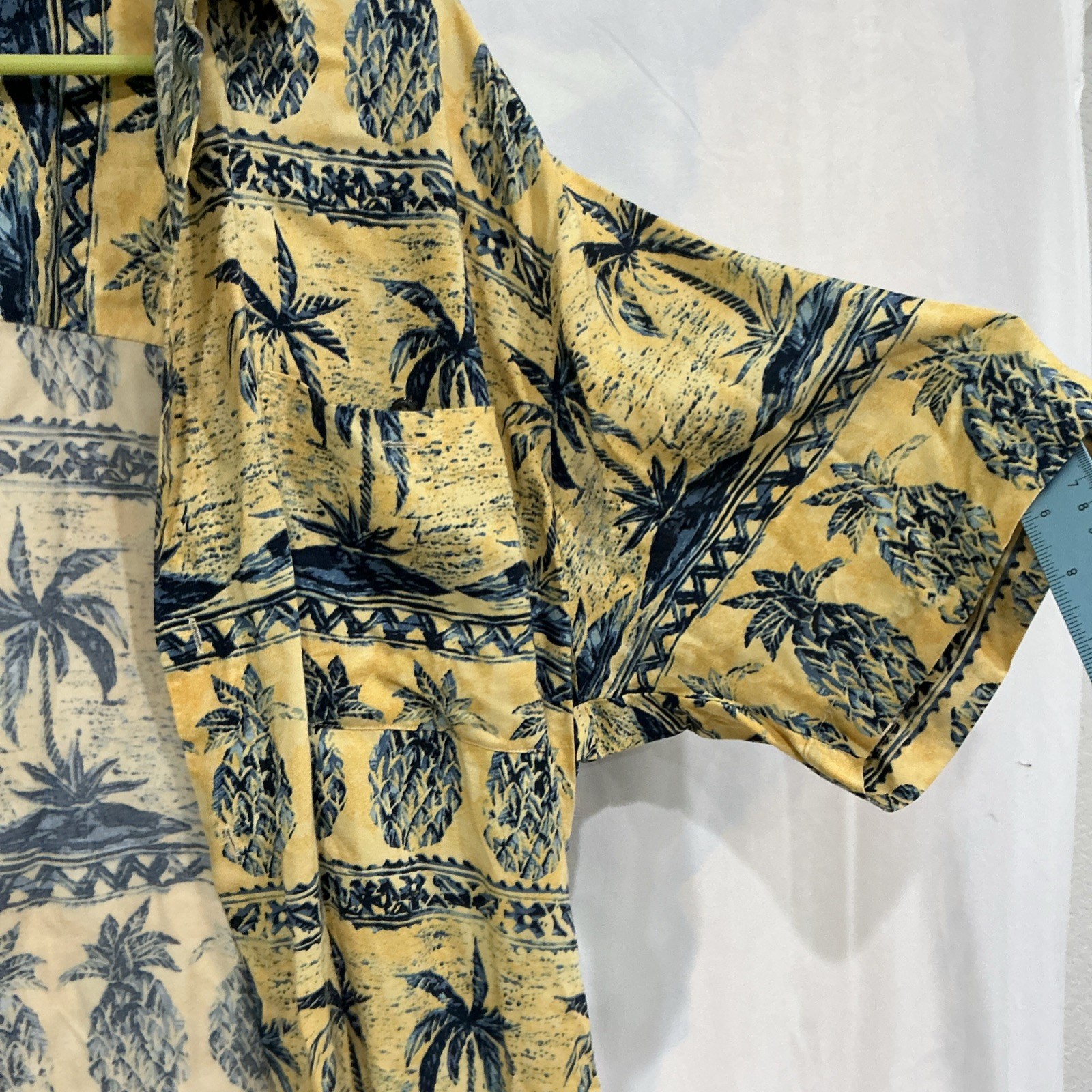 Crossings Men’s L/G Rayon Hawaiian Button-Up Shirt w/ Pockets Beige/Blue