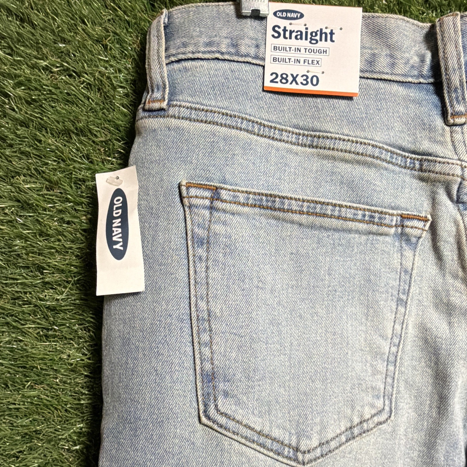 Old Navy Men’s Built-In Flex Straight Fit Light Wash Denim Jeans Stretch