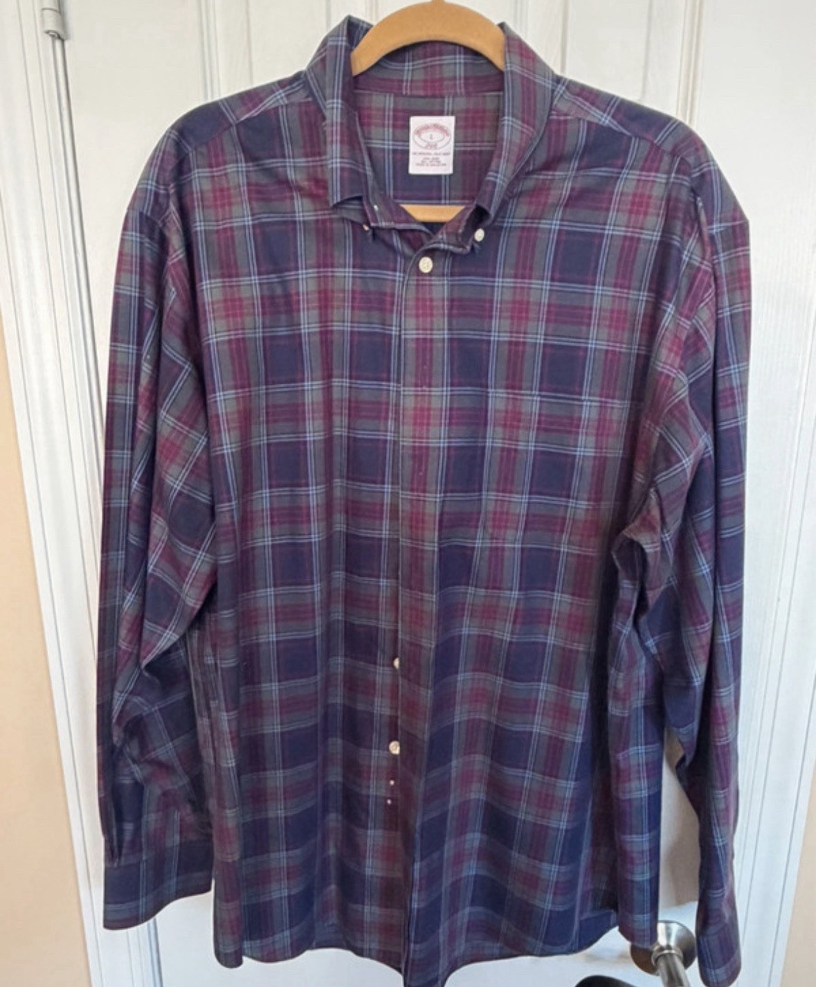 Brooks Brothers 346 Men’s L Plaid Non-Iron Long Sleeve Button-Down Shirt