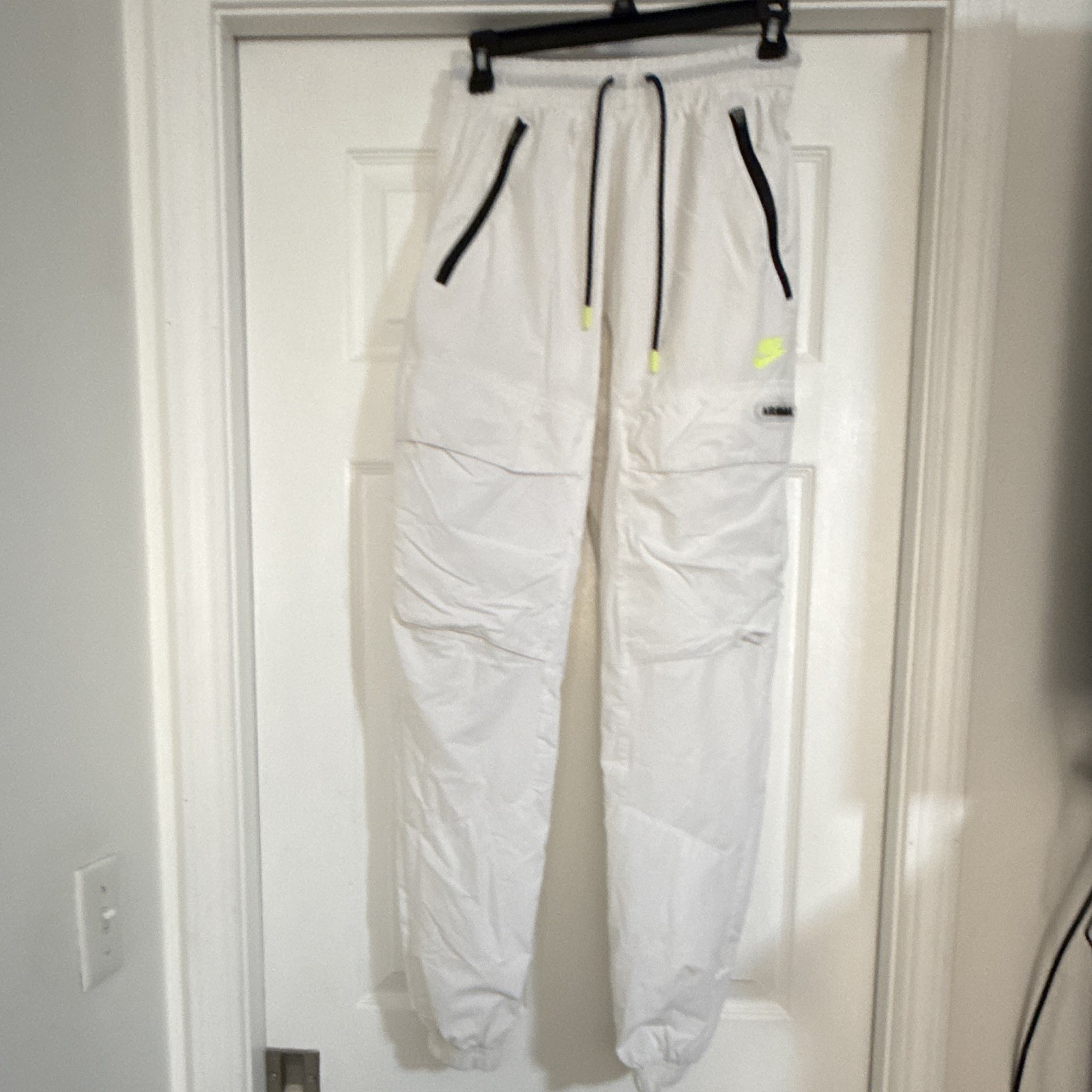 Nike Air Max Men’s White Track Pants Drawstring Elastic Waist Pockets S 30”