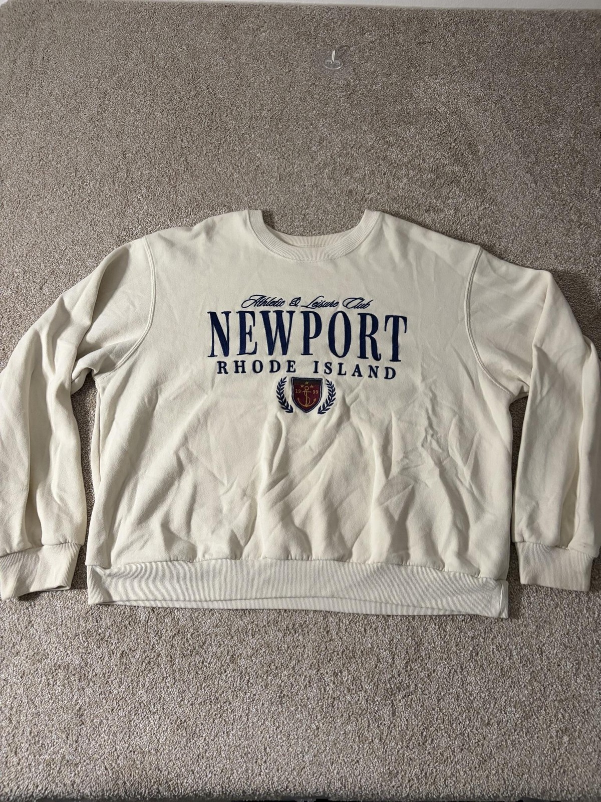 Hollister Sweatshirt Mens Medium White Pullover Crewneck Newport Rhode Island