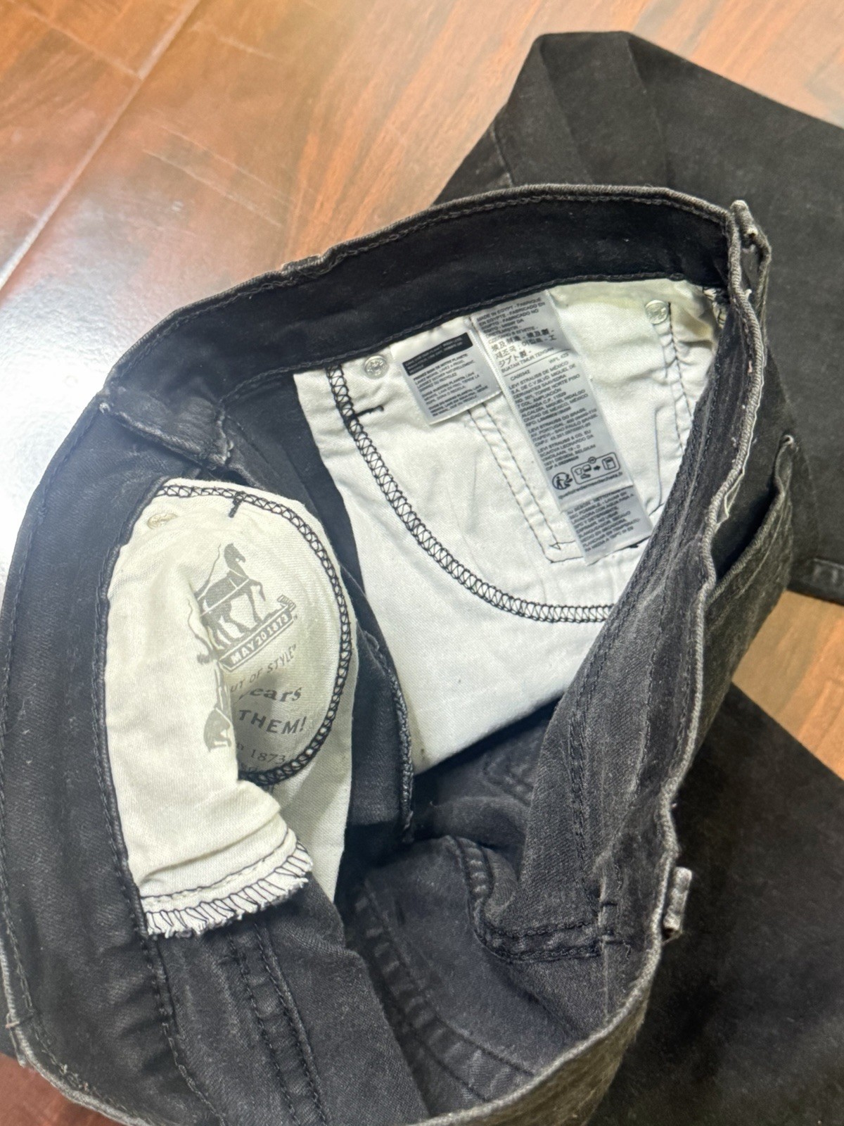 Men Levi’s 514 Straight Leg Jeans 32×32 In Black